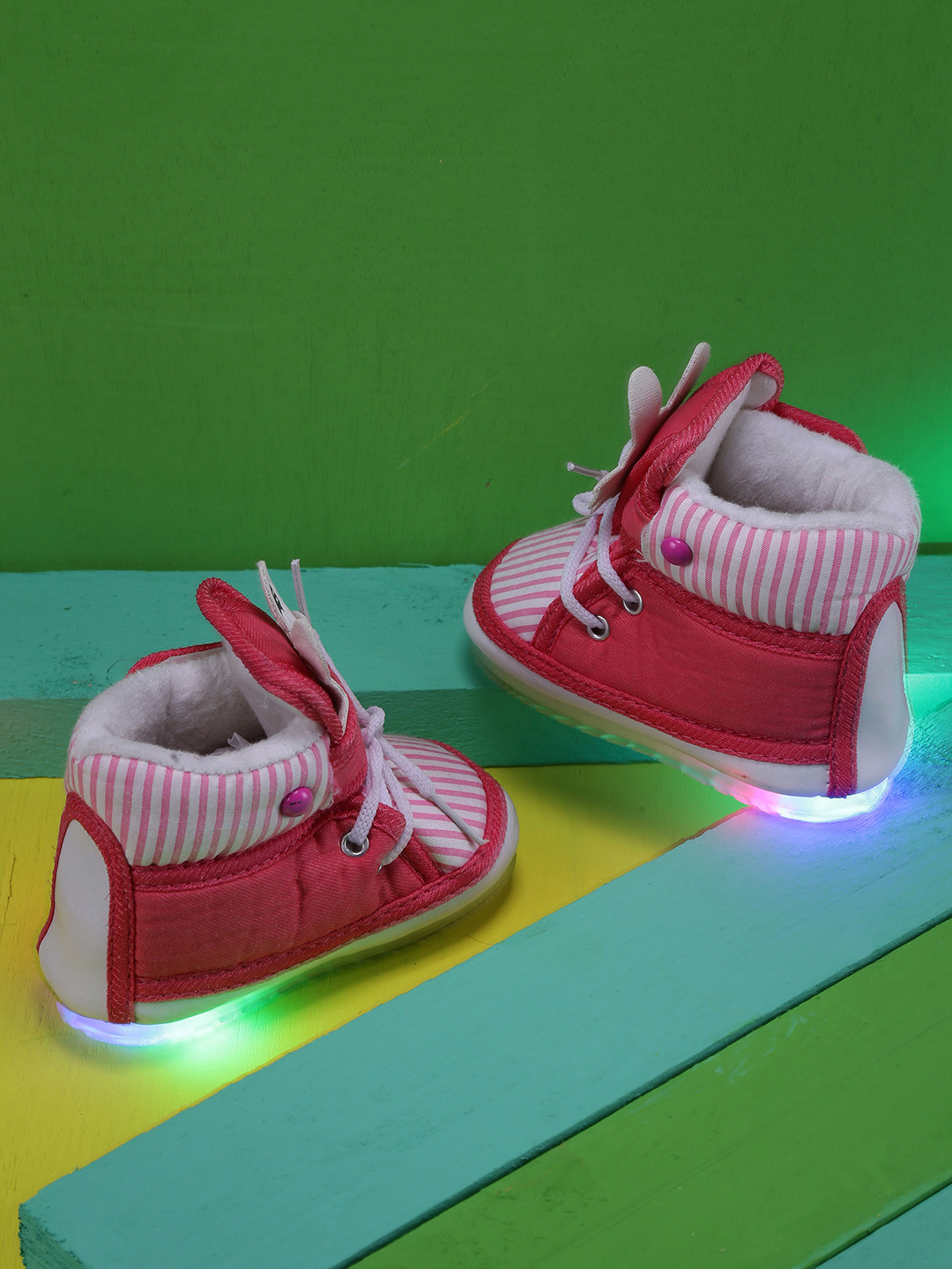 

CHiU Unisex Kids Pink Striped Mid-Top LED Slip-On Sneakers