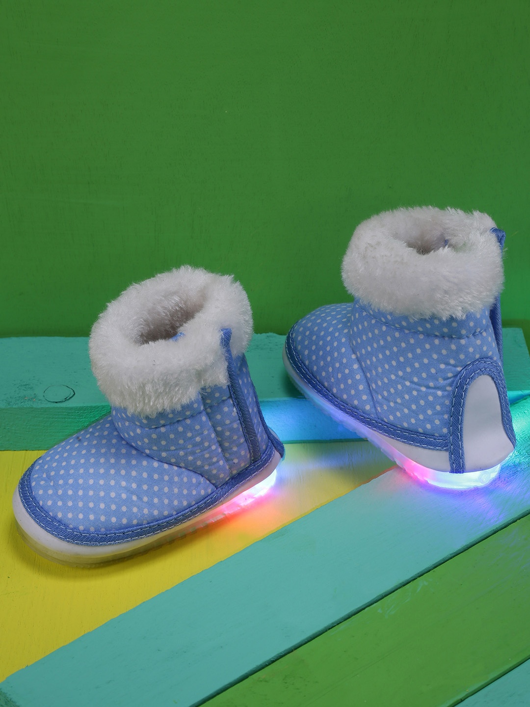 

CHiU Kids Blue Flat Boots With LED Lights