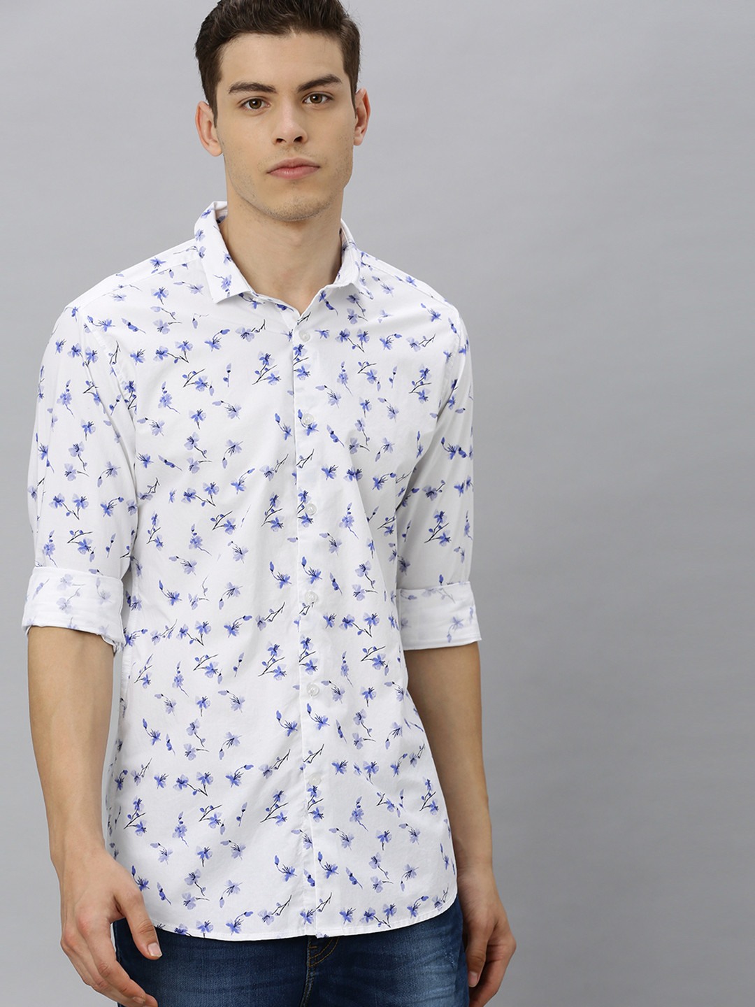 

Mast & Harbour Men White & Blue Slim Fit Floral Printed Casual Shirt