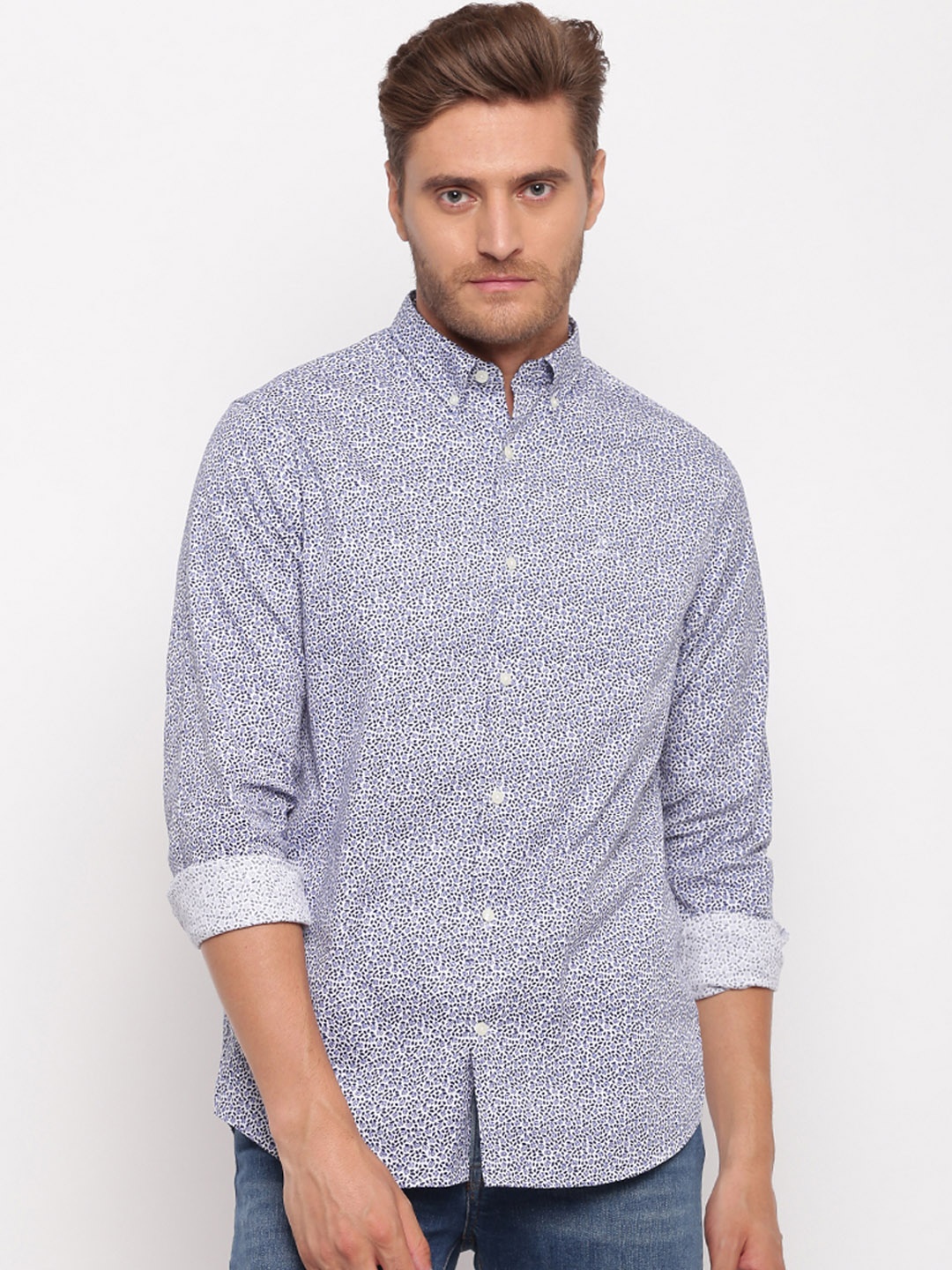 

GANT Men Blue & Off-White Regular Fit Printed Casual Shirt