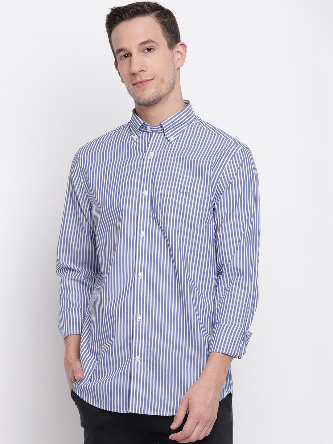 

GANT Men Blue & White Regular Fit Striped Casual Shirt