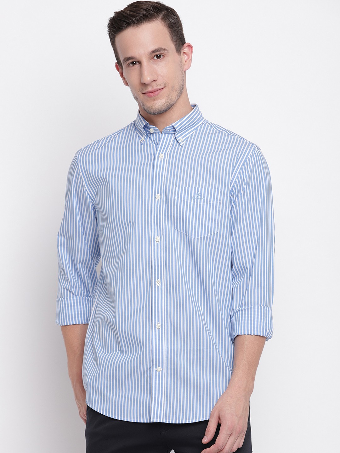 

GANT Men Blue & White Regular Fit Striped Casual Shirt