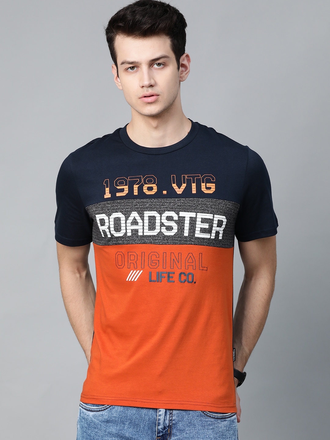 

Roadster Men Rust Orange & Navy Blue Colourblocked Round Neck T-shirt