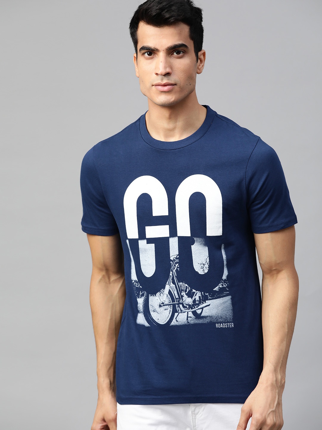 

Roadster Men Navy Blue & White Printed Round Neck T-shirt