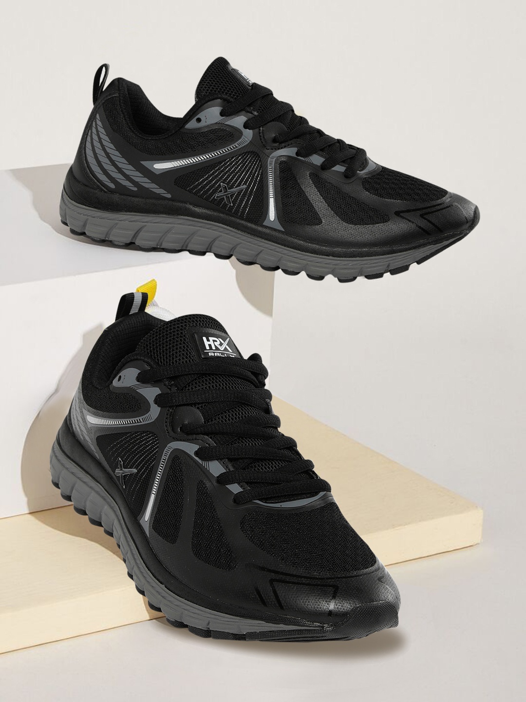 

HRX by Hrithik Roshan Men Black Mesh Running Shoes