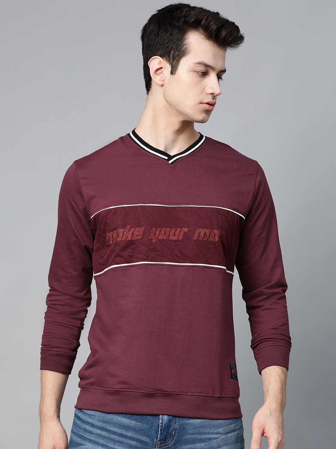 

HRX by Hrithik Roshan Men Fig Solid Regular Fit Antimicrobial Bio-Wash Lifestyle Sweatshirt, Burgundy