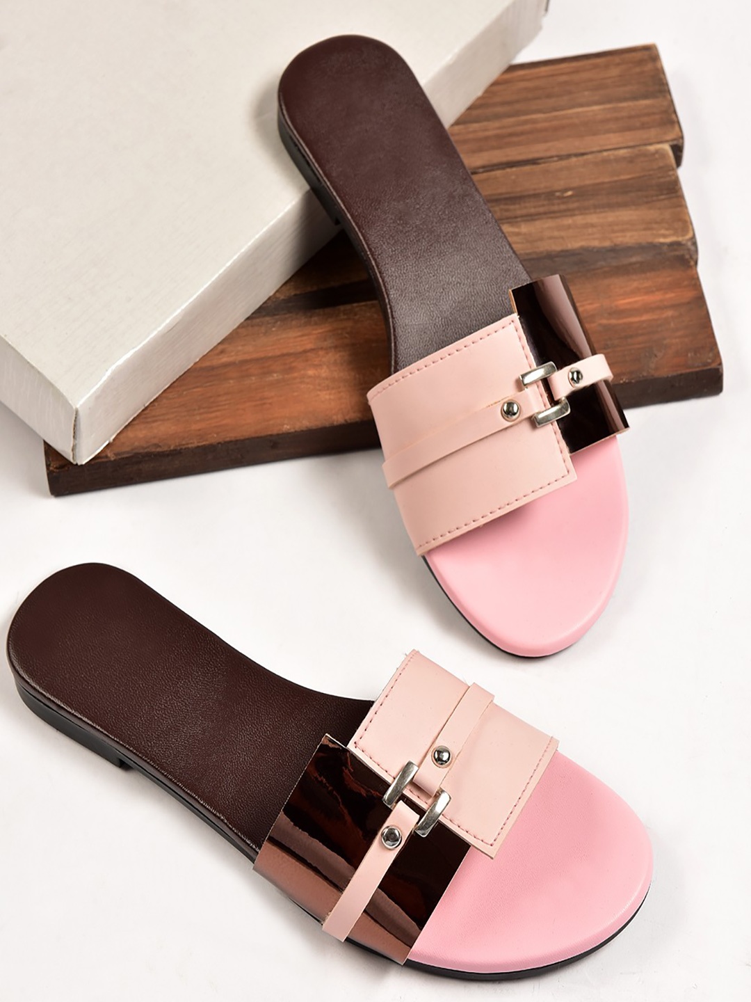 

Street Style Store Women Pink & Bronze-Toned Colourblocked Open Toe Flats