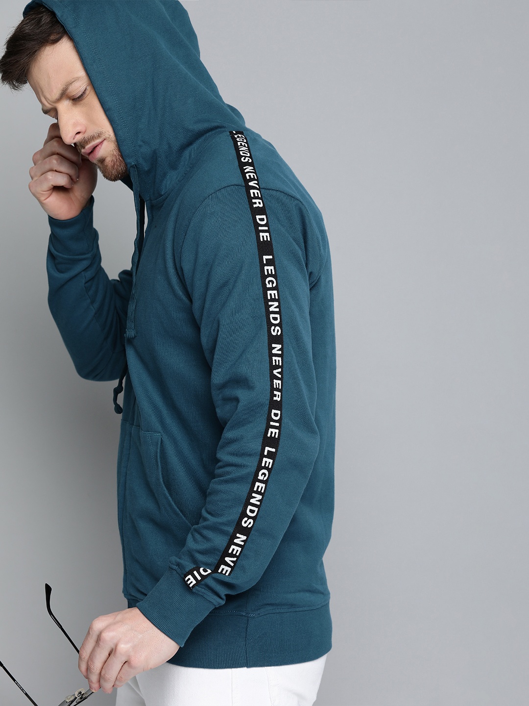 

Kook N Keech Marvel Men Blue Printed Hooded Sweatshirt