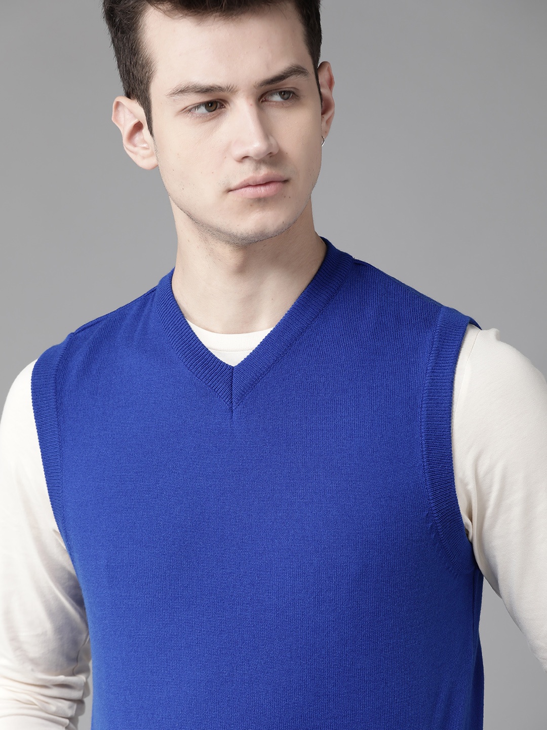 

Roadster Men Royal Blue Solid Sweater Vest