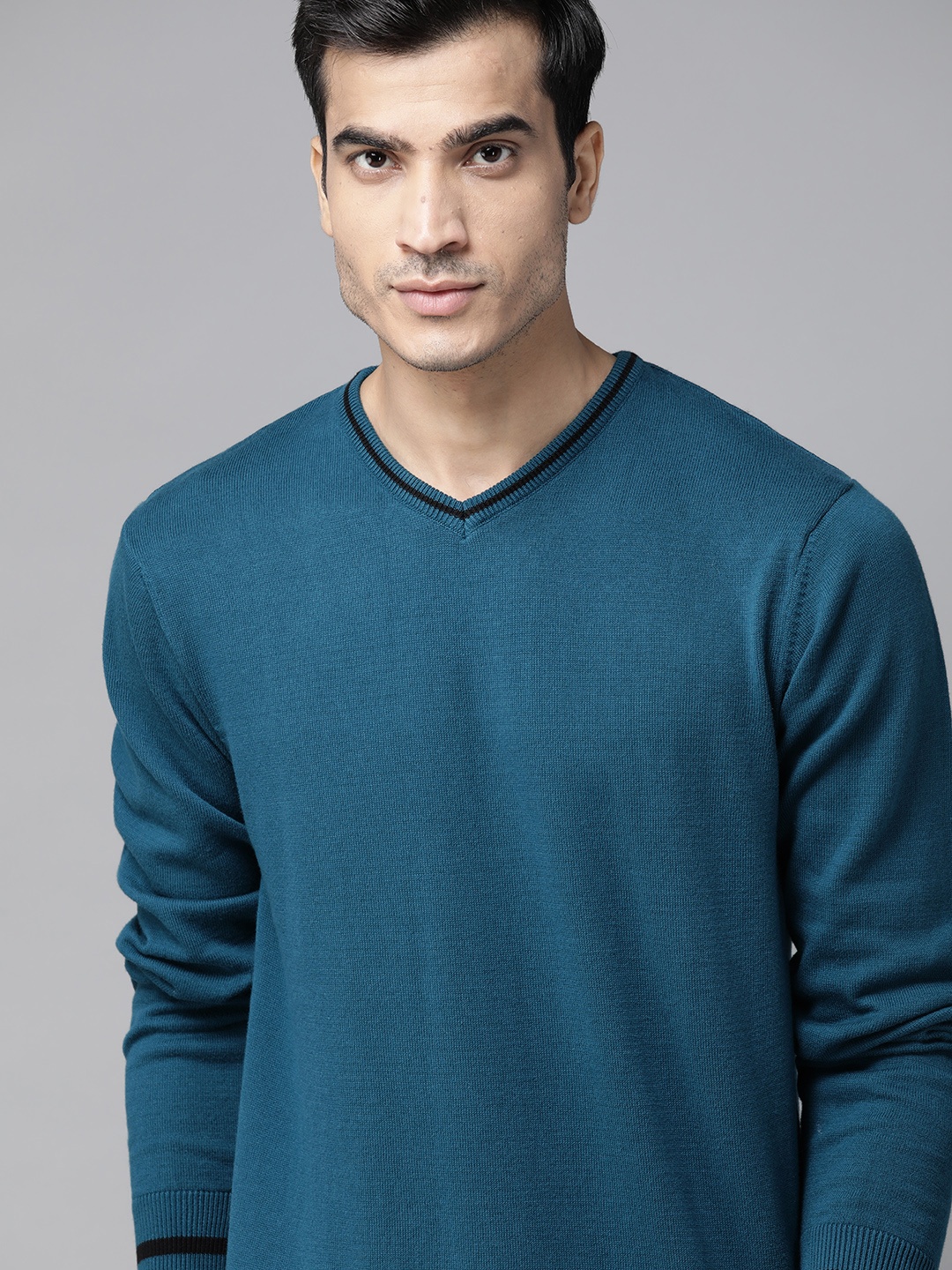 

Roadster Men Teal Blue Solid Pullover Sweater
