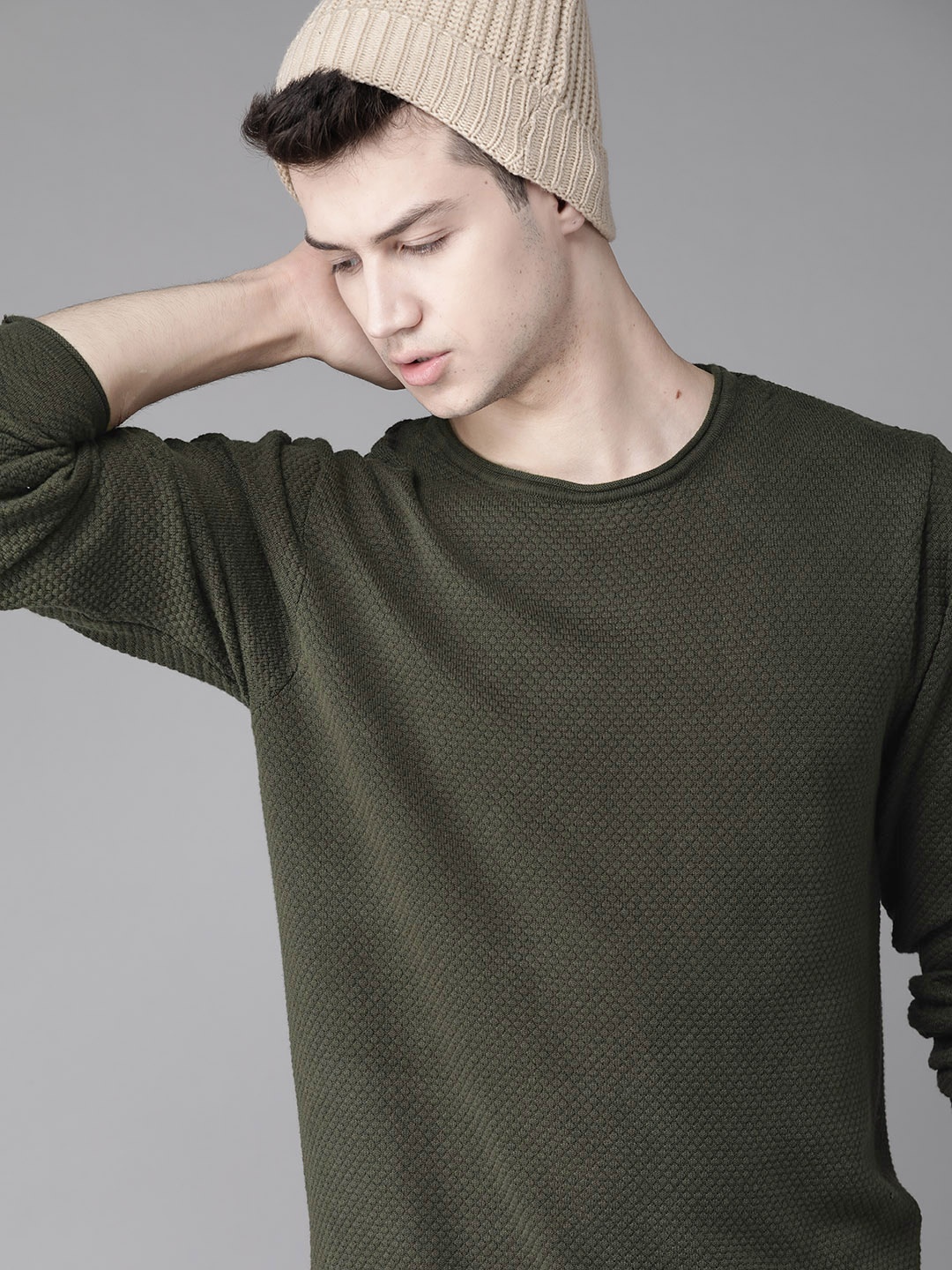 

Roadster Men Olive Green Self Design Pullover