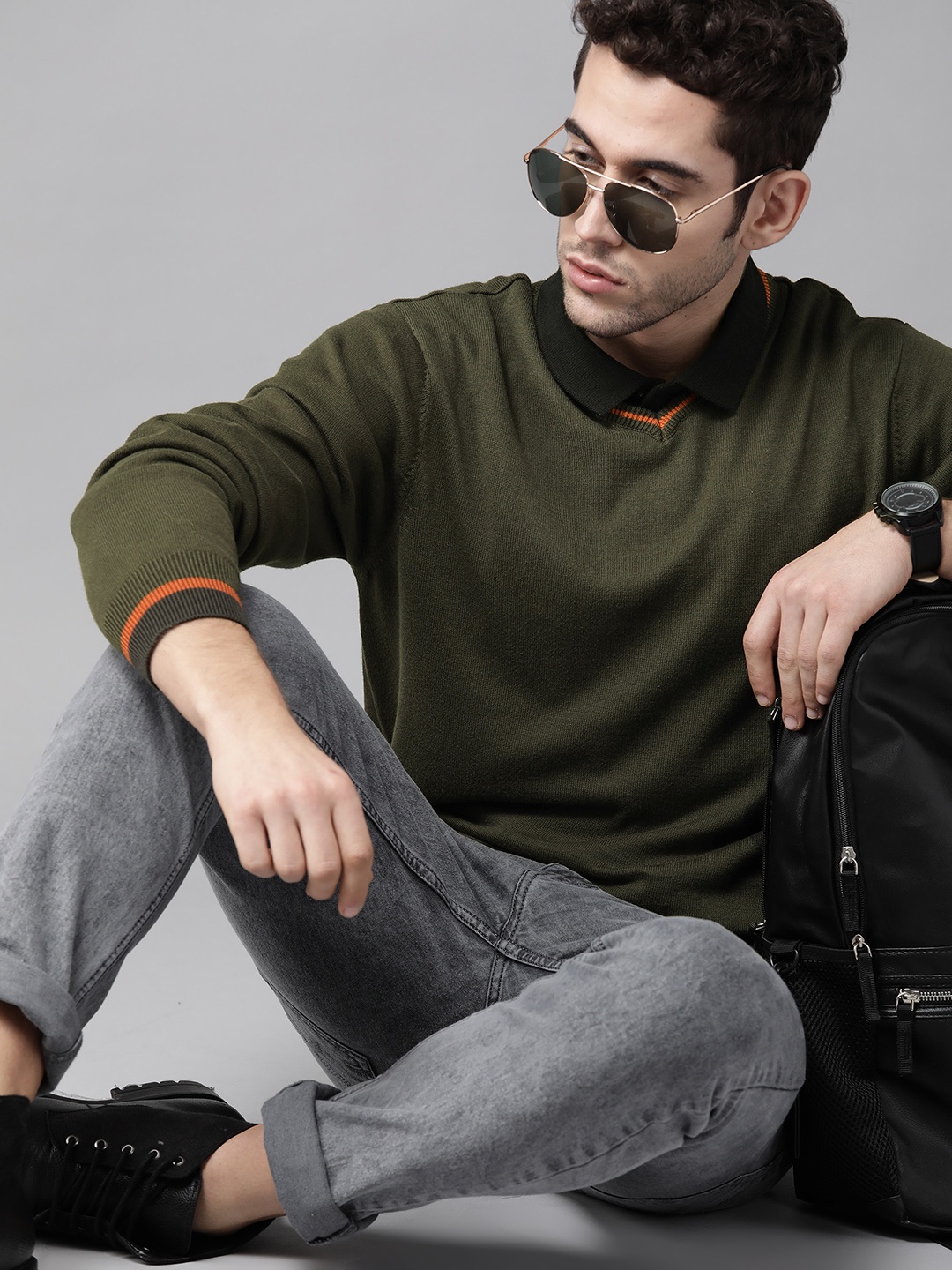 

Roadster Men Olive Green Solid Pullover Sweater