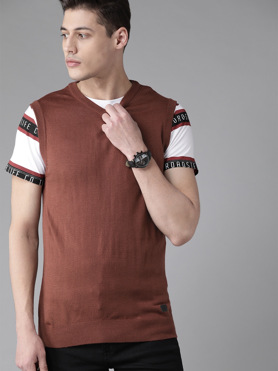 

Roadster Men Brown Solid Pullover Sweater