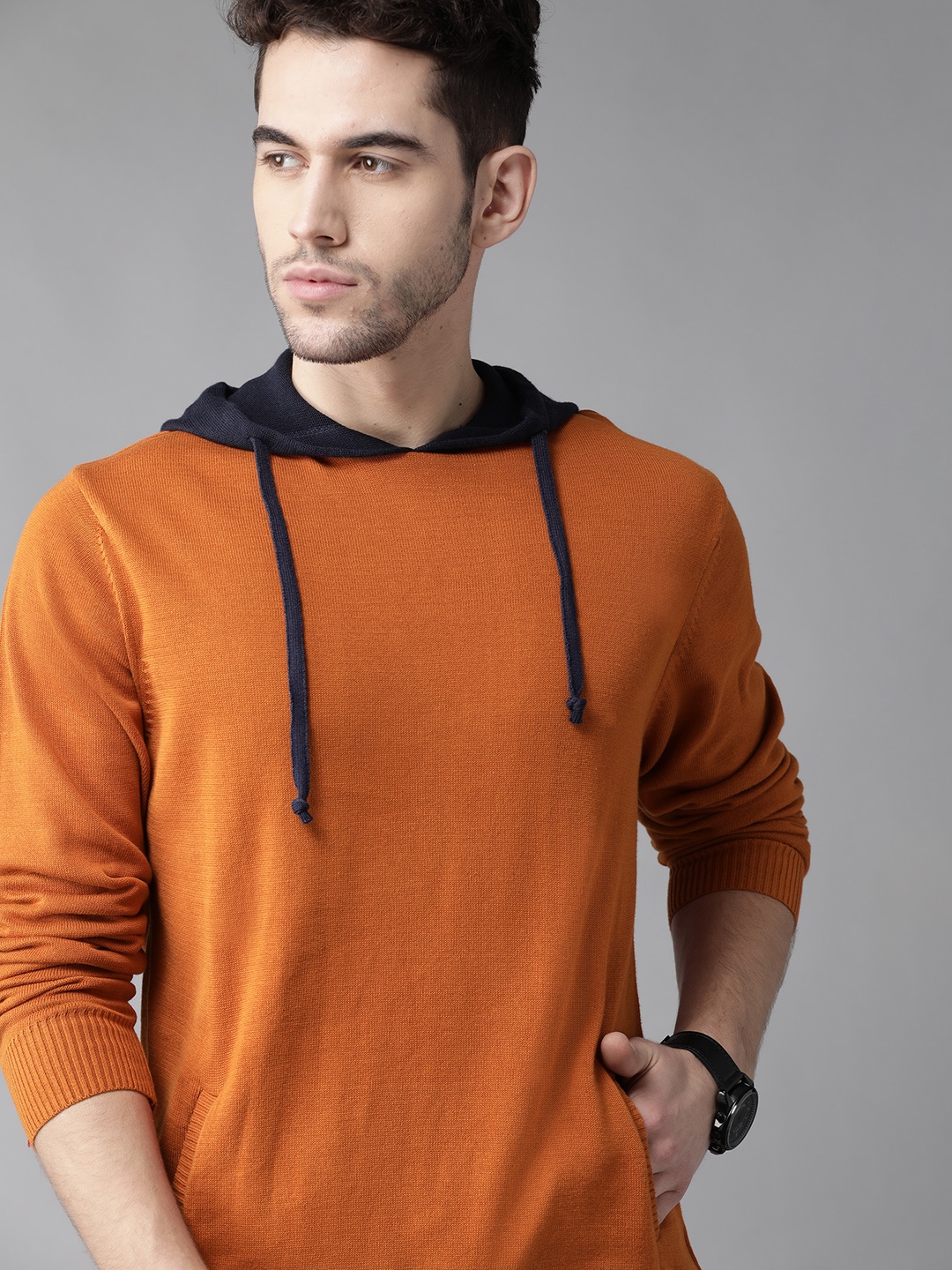 

Roadster Men Rust Orange Solid Hooded Pullover