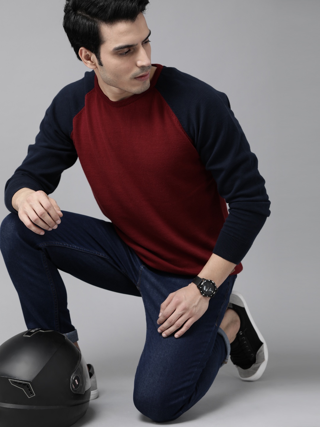 

Roadster Men Maroon & Navy Blue Solid Sweater