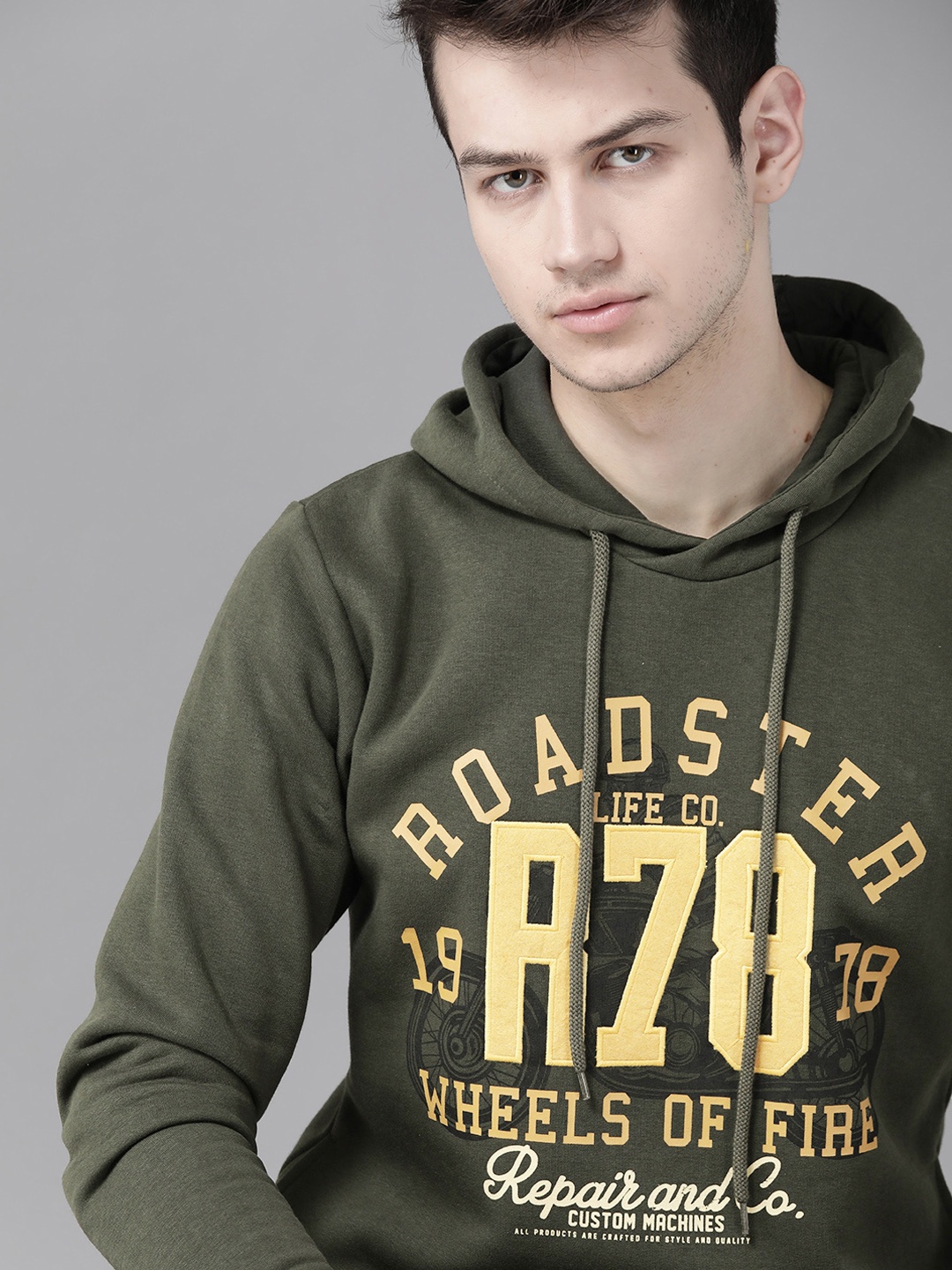 

Roadster Men Olive Green & Yellow Printed Hooded Sweatshirt