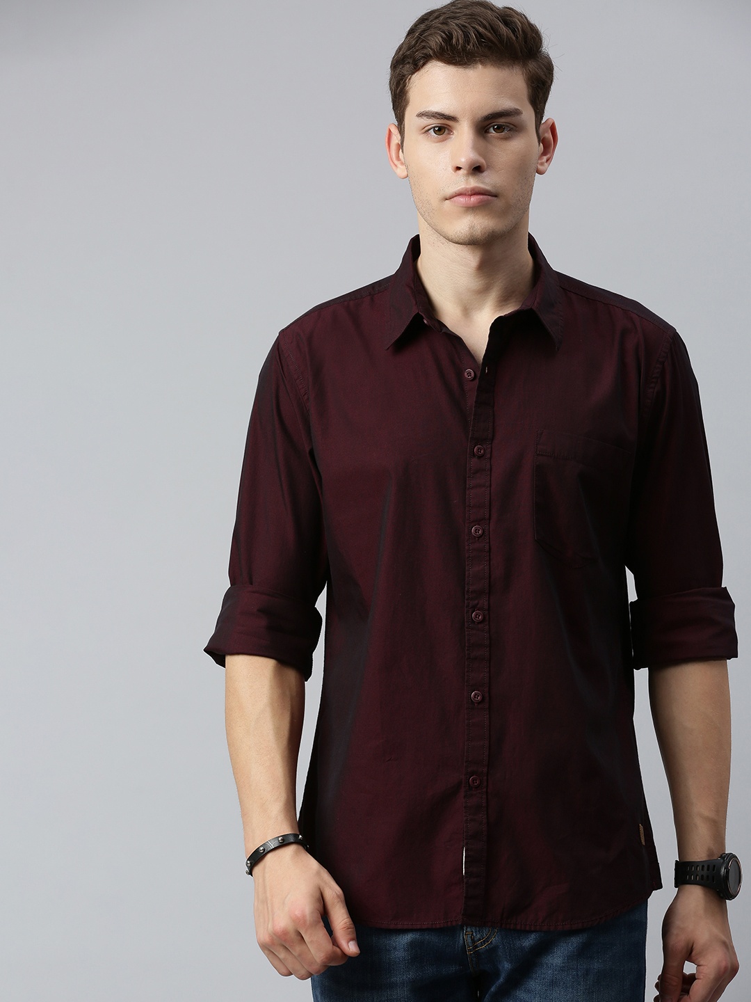 

Roadster Men Burgundy Regular Fit Solid Casual Shirt