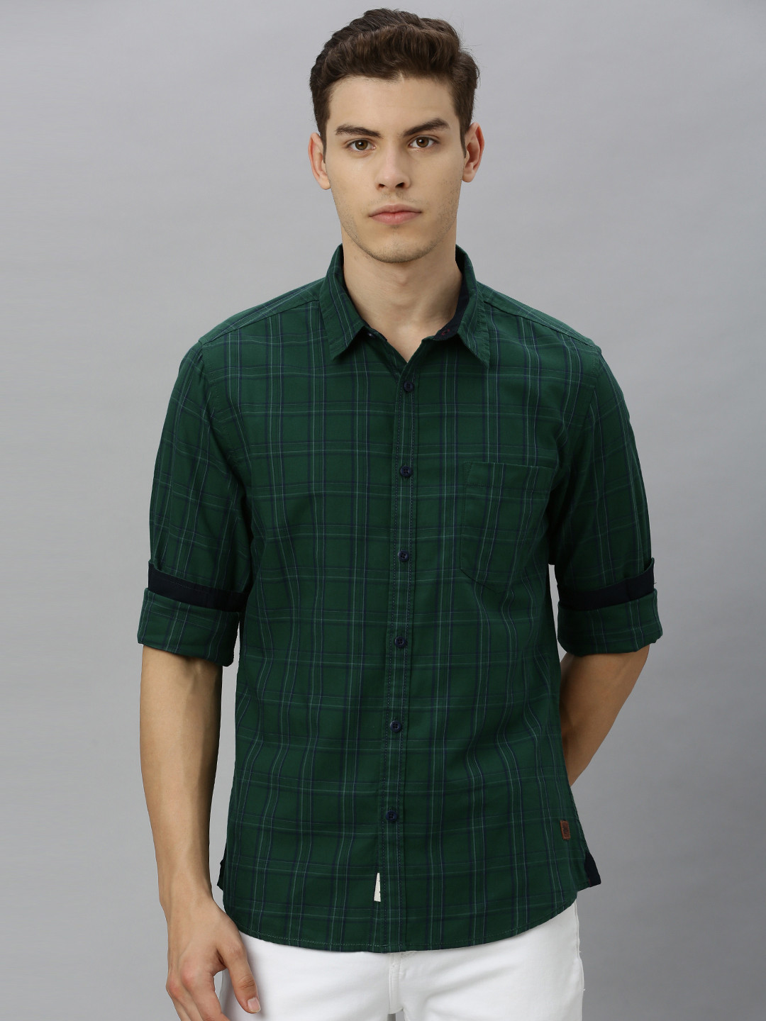 

Roadster Men Green & Navy Blue Regular Fit Checked Casual Shirt