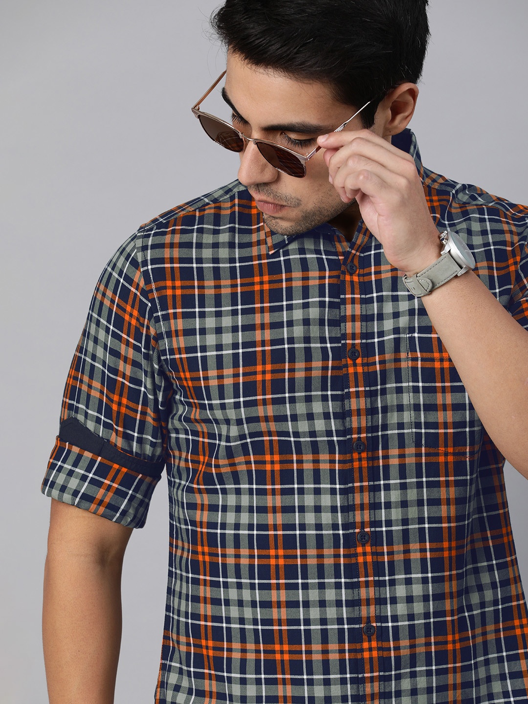 

Roadster Men Orange & Navy Blue Checked Regular Fit Sustainable Casual Shirt