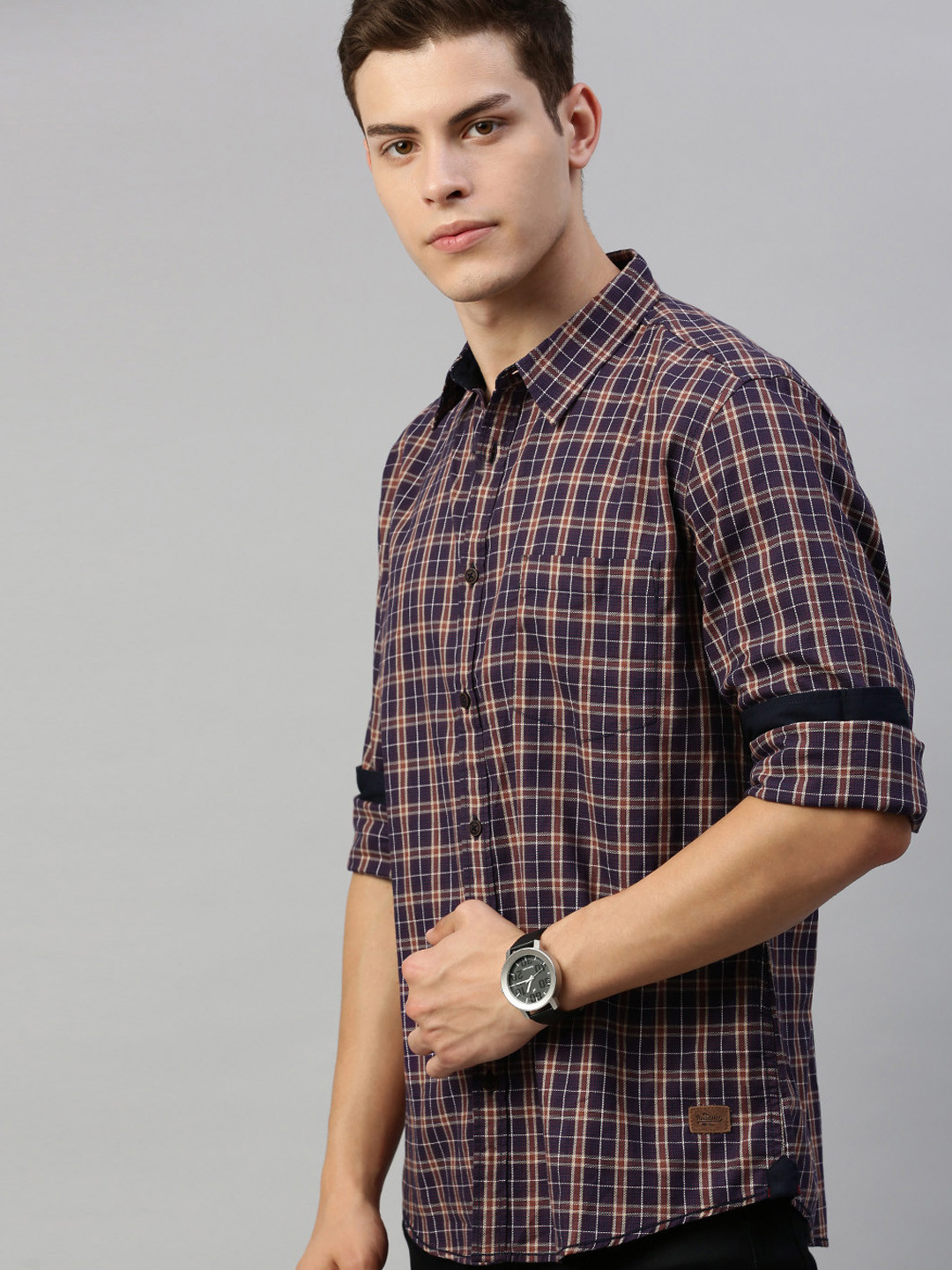 

Roadster Men Navy Blue & Brown Regular Fit Checked Casual Shirt