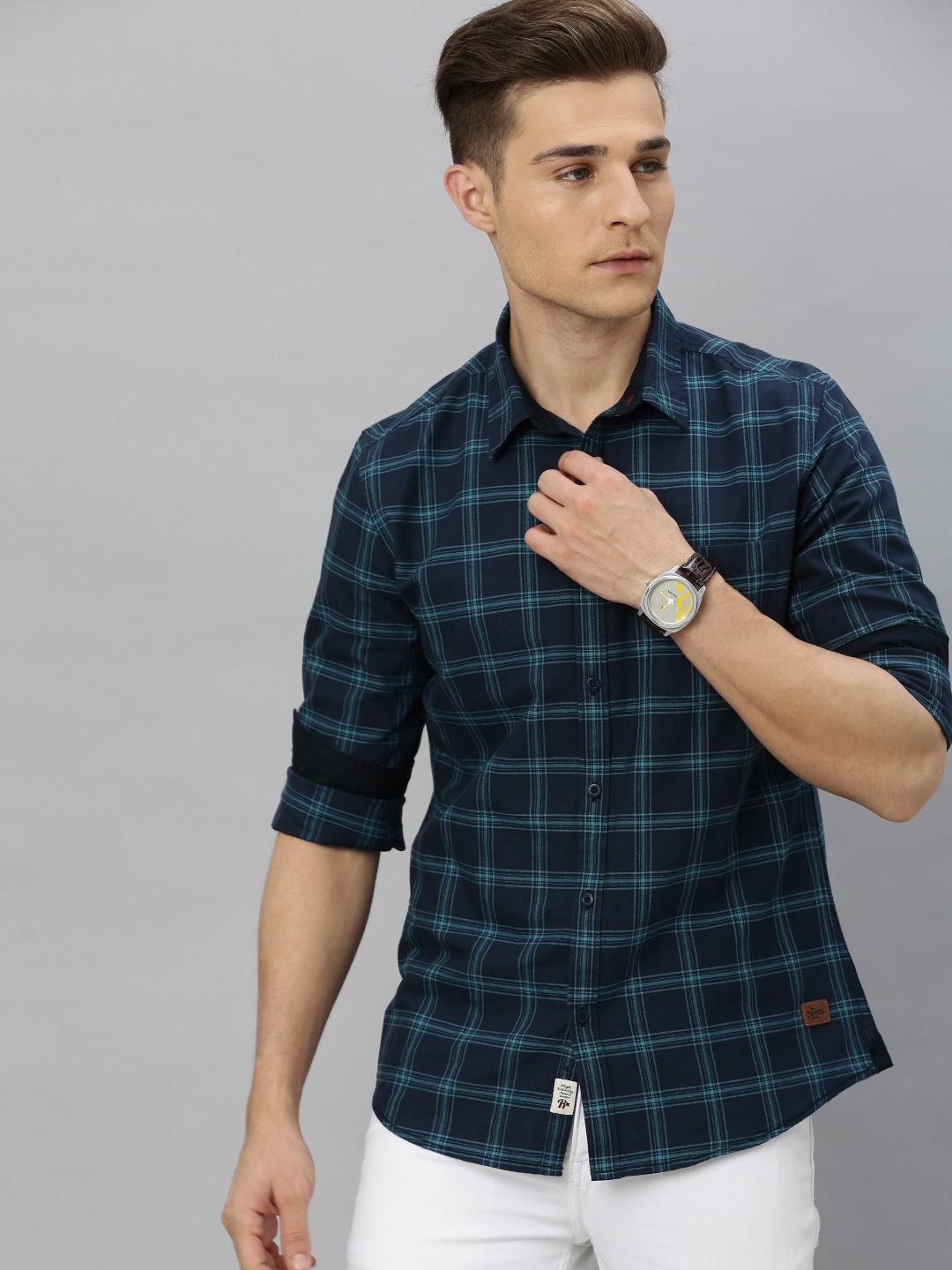 

Roadster Men Blue Checked Casual Shirt