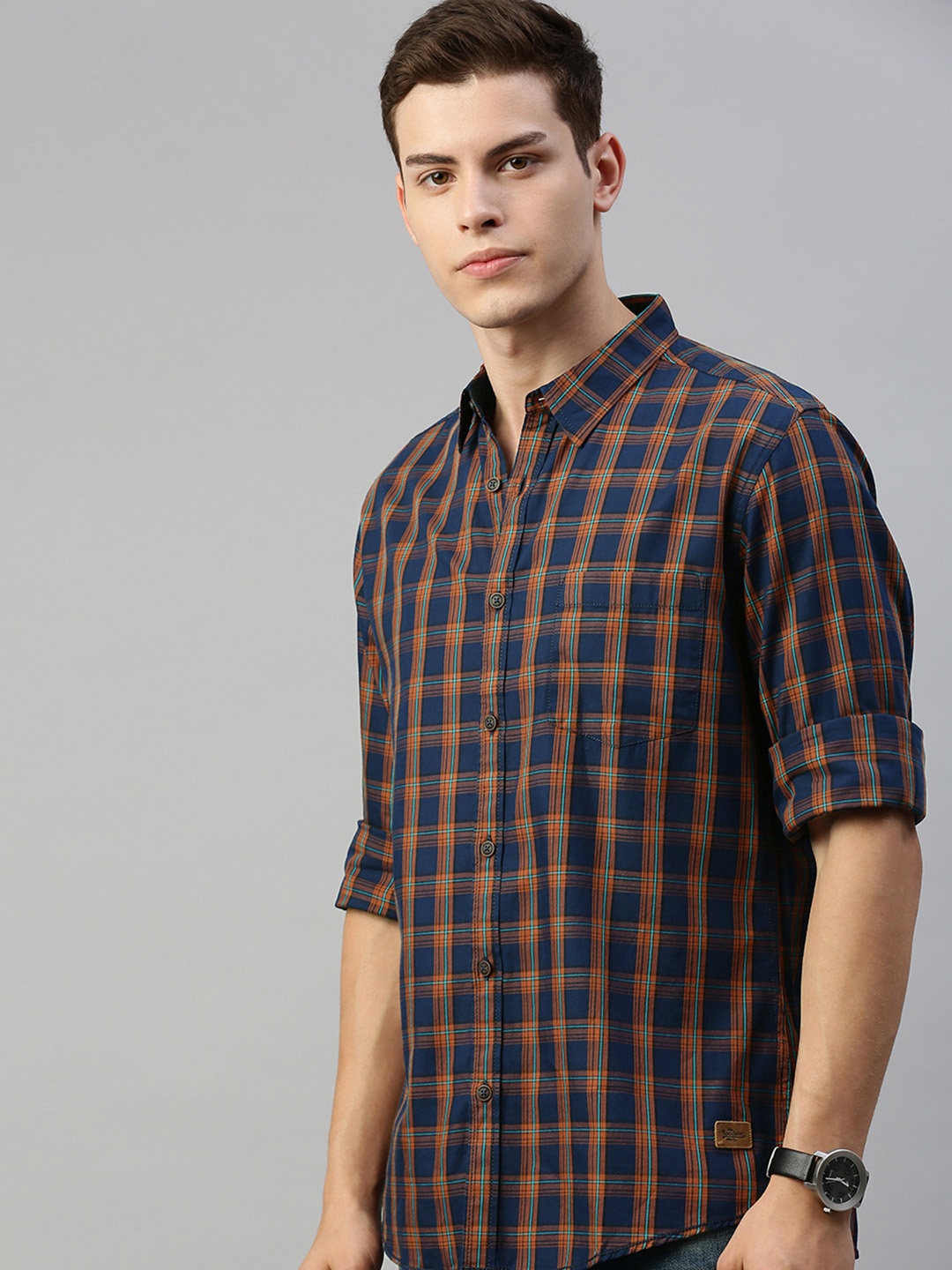

Roadster Men Navy Blue & Brown Regular Fit Checked Casual Shirt