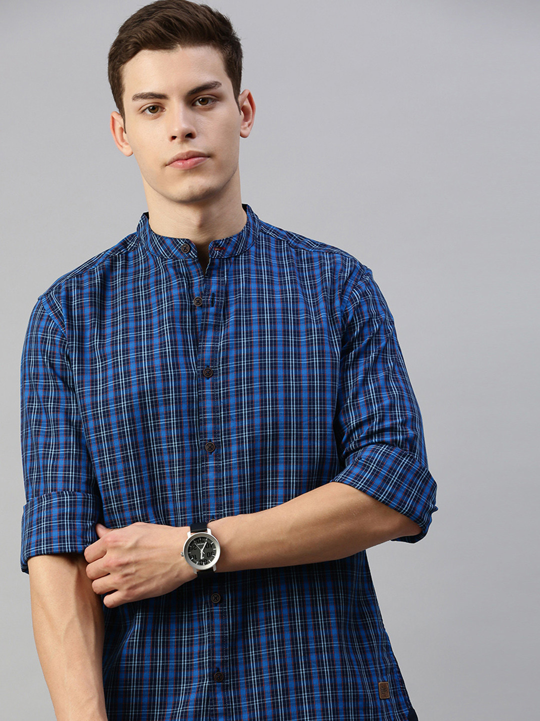 

Roadster Men Navy Blue & White Regular Fit Checked Casual Shirt