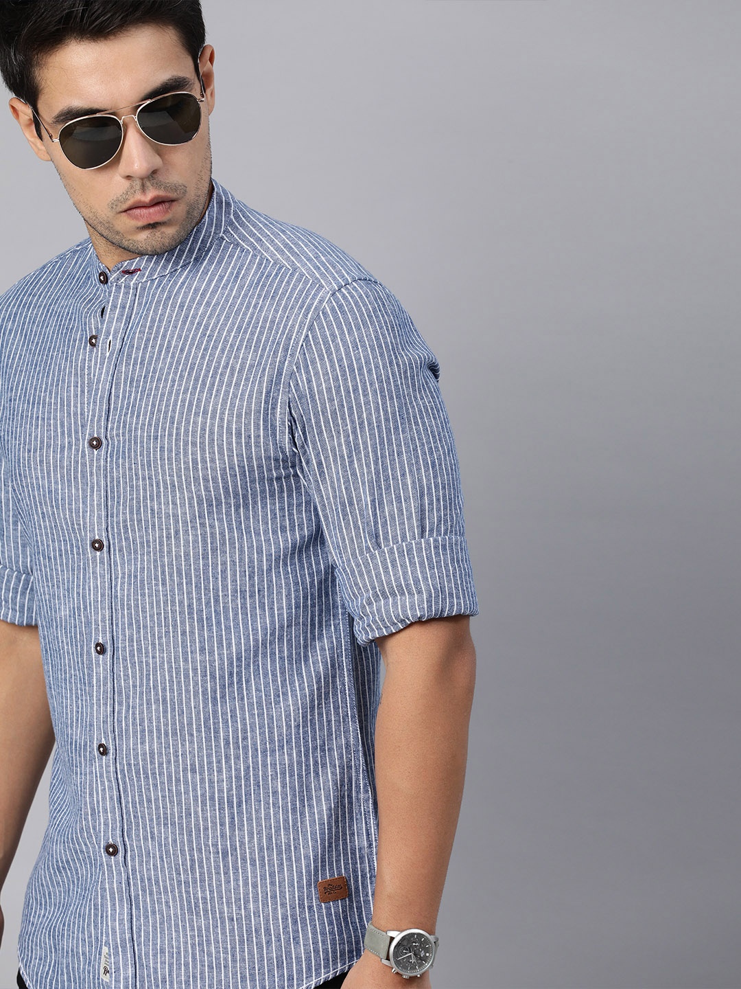 

Roadster Men Navy Blue & White Regular Fit Striped Casual Shirt