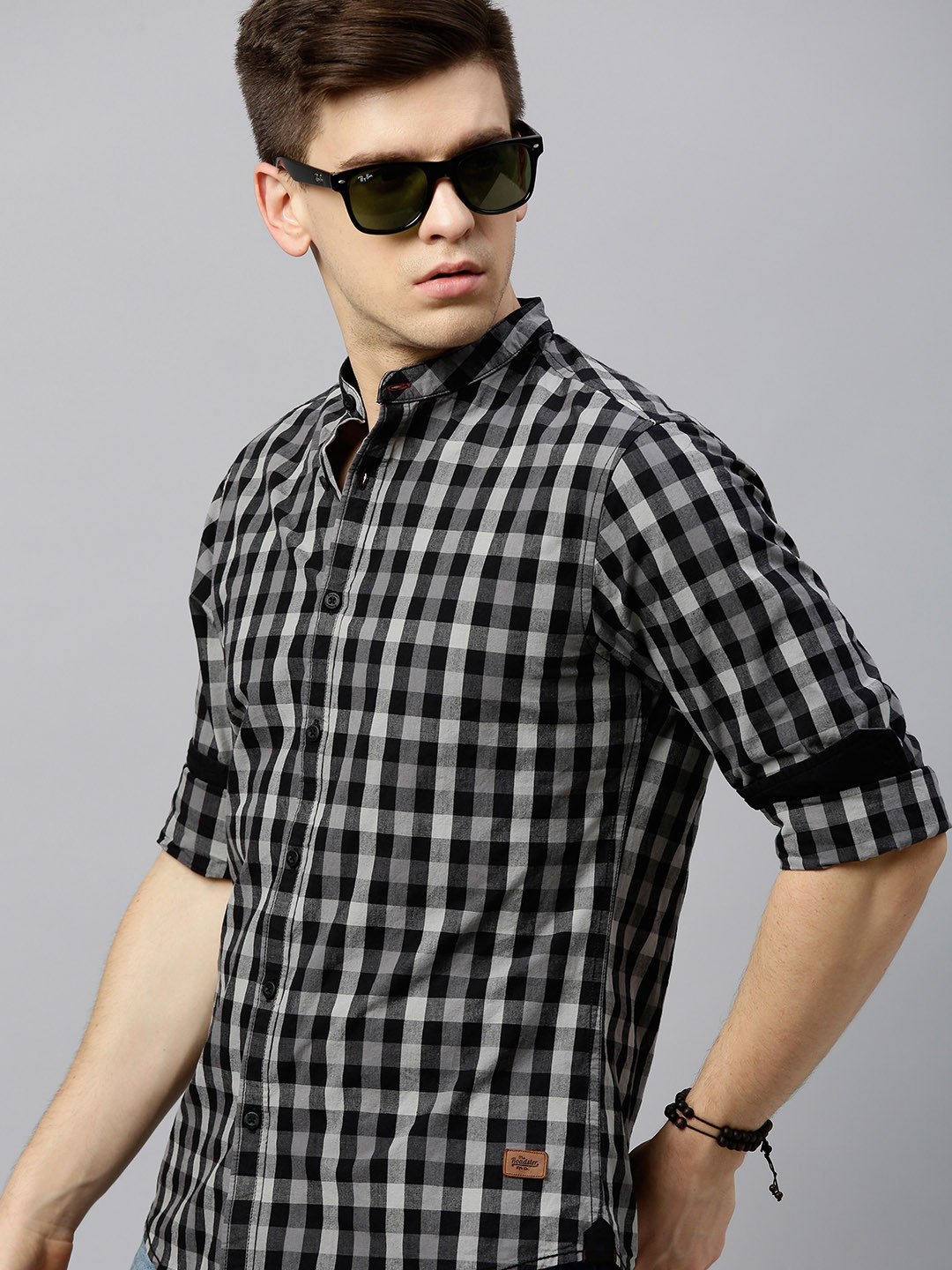 

Roadster Men Black & Grey Regular Fit Checked Casual Shirt