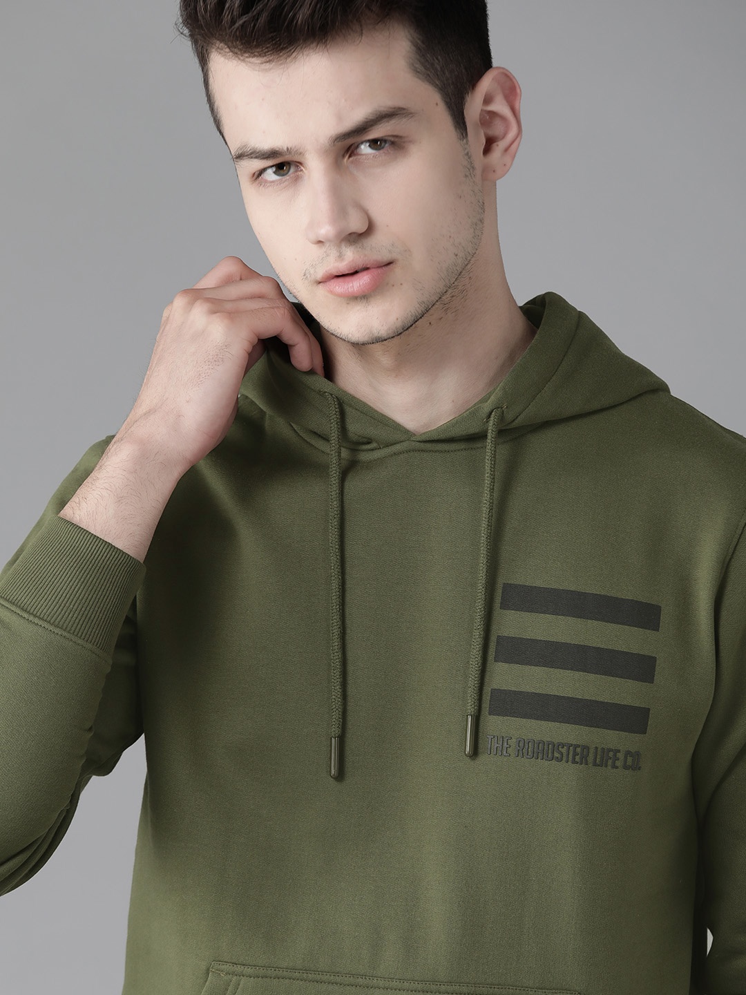 

Roadster Men Olive Green Solid Hooded Sweatshirt