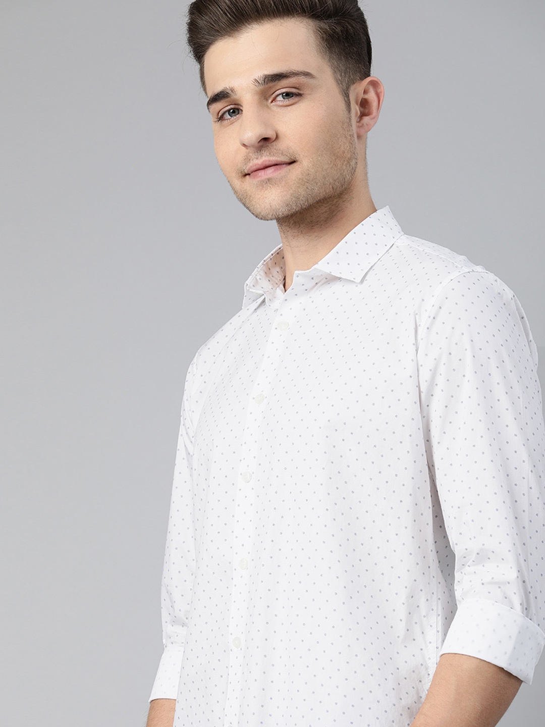 

Mast & Harbour Men White & Navy Blue Regular Fit Micro Printed Casual Shirt
