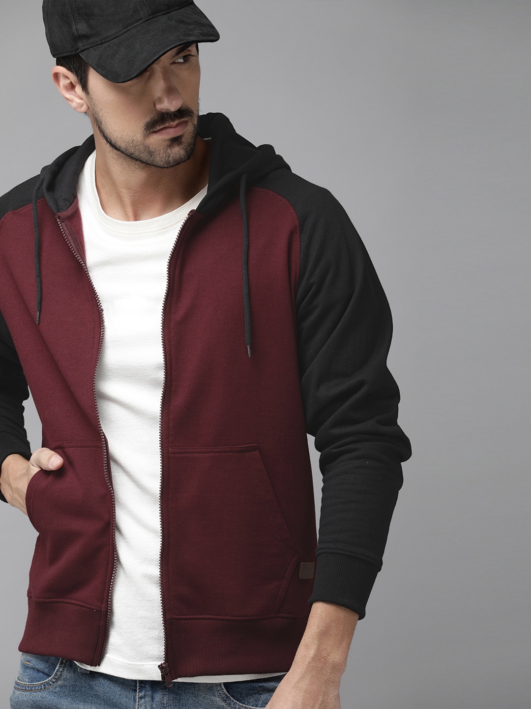 

Roadster Men Maroon Solid Hooded Sweatshirt
