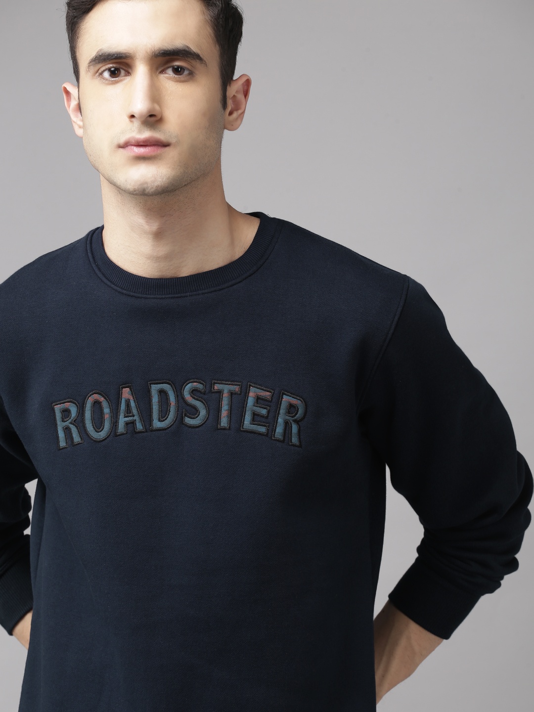 

Roadster Men Navy Blue Brand Logo Applique Detail Sweatshirt