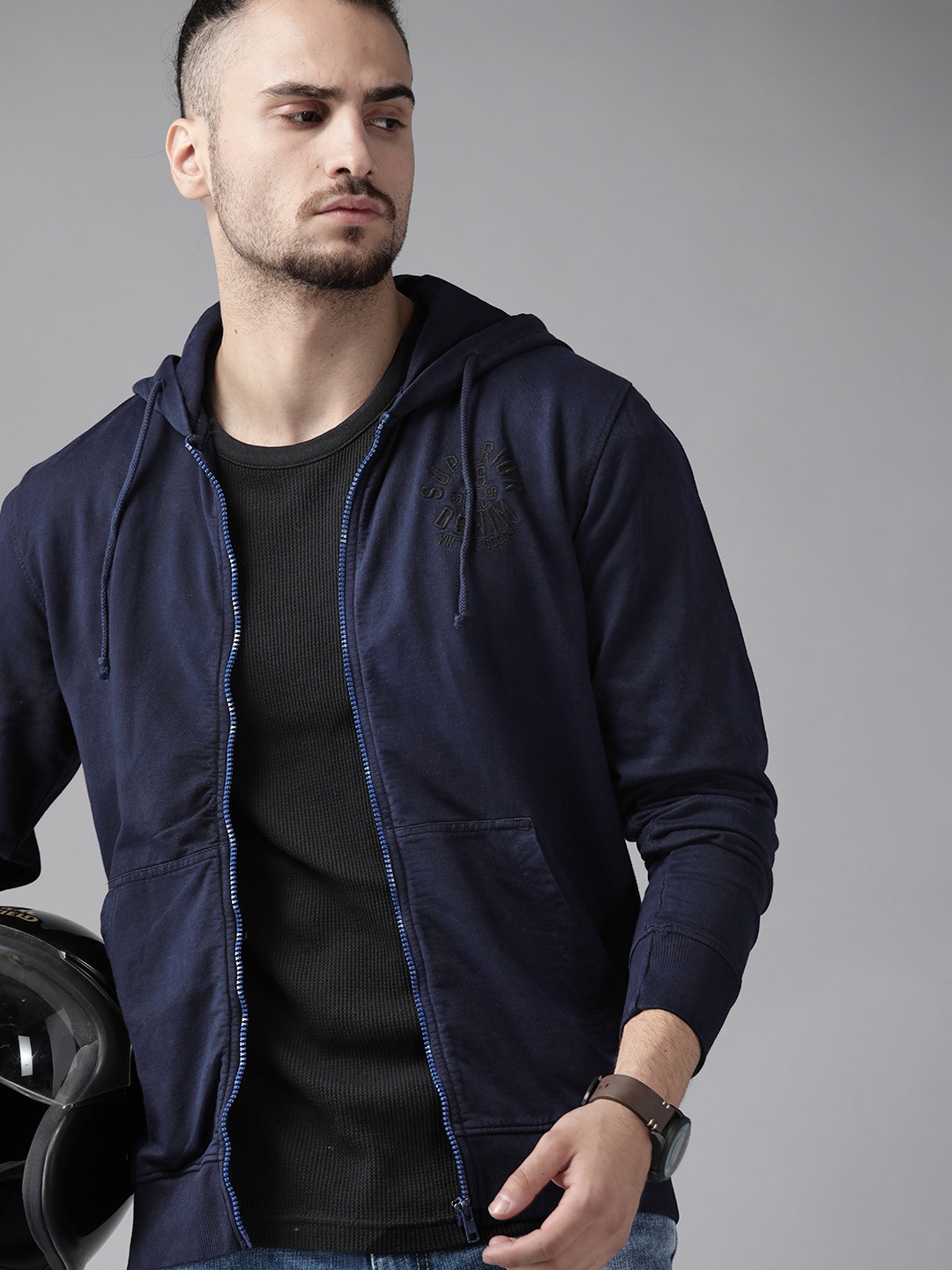 

Roadster Men Navy Blue Solid Hooded Sweatshirt