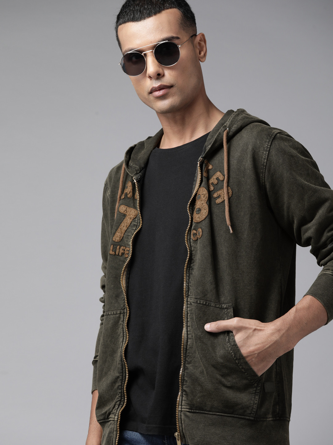

The Roadster Lifestyle Co. Men Printed Hooded Sweatshirt, Olive