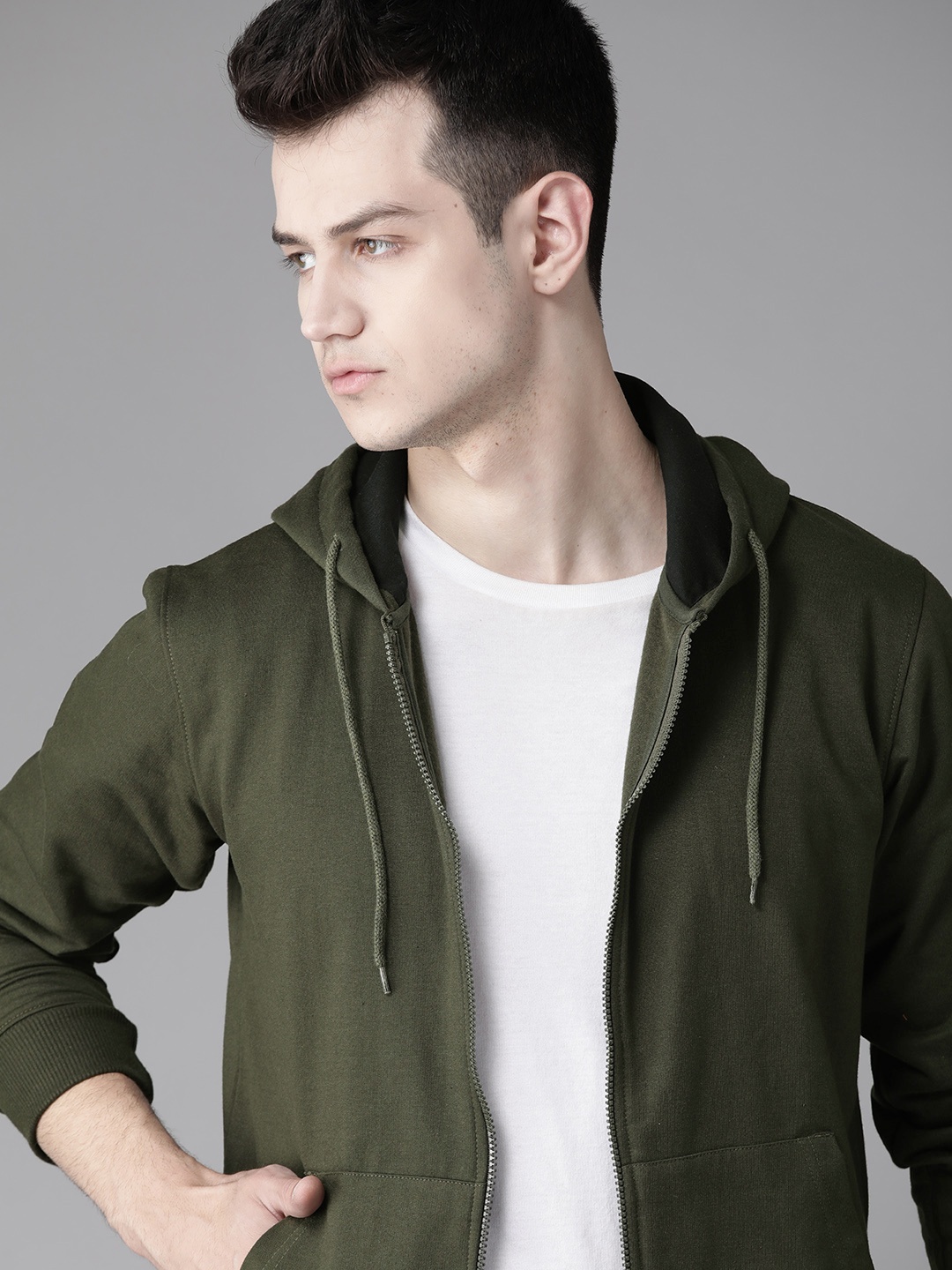 

Roadster Men Olive Green Solid Hooded Sweatshirt