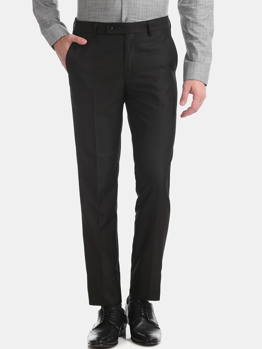 

Arrow Men Black Slim Fit Solid Formal Trousers