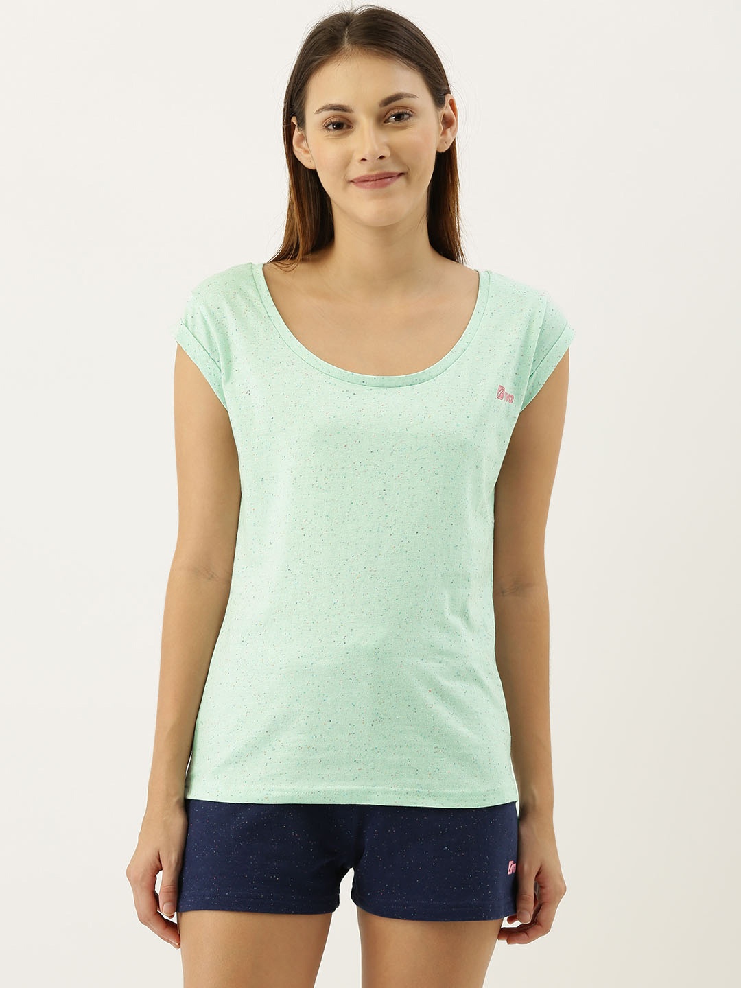 

Slumber Jill Women Green Solid Scoop Neck T-shirt