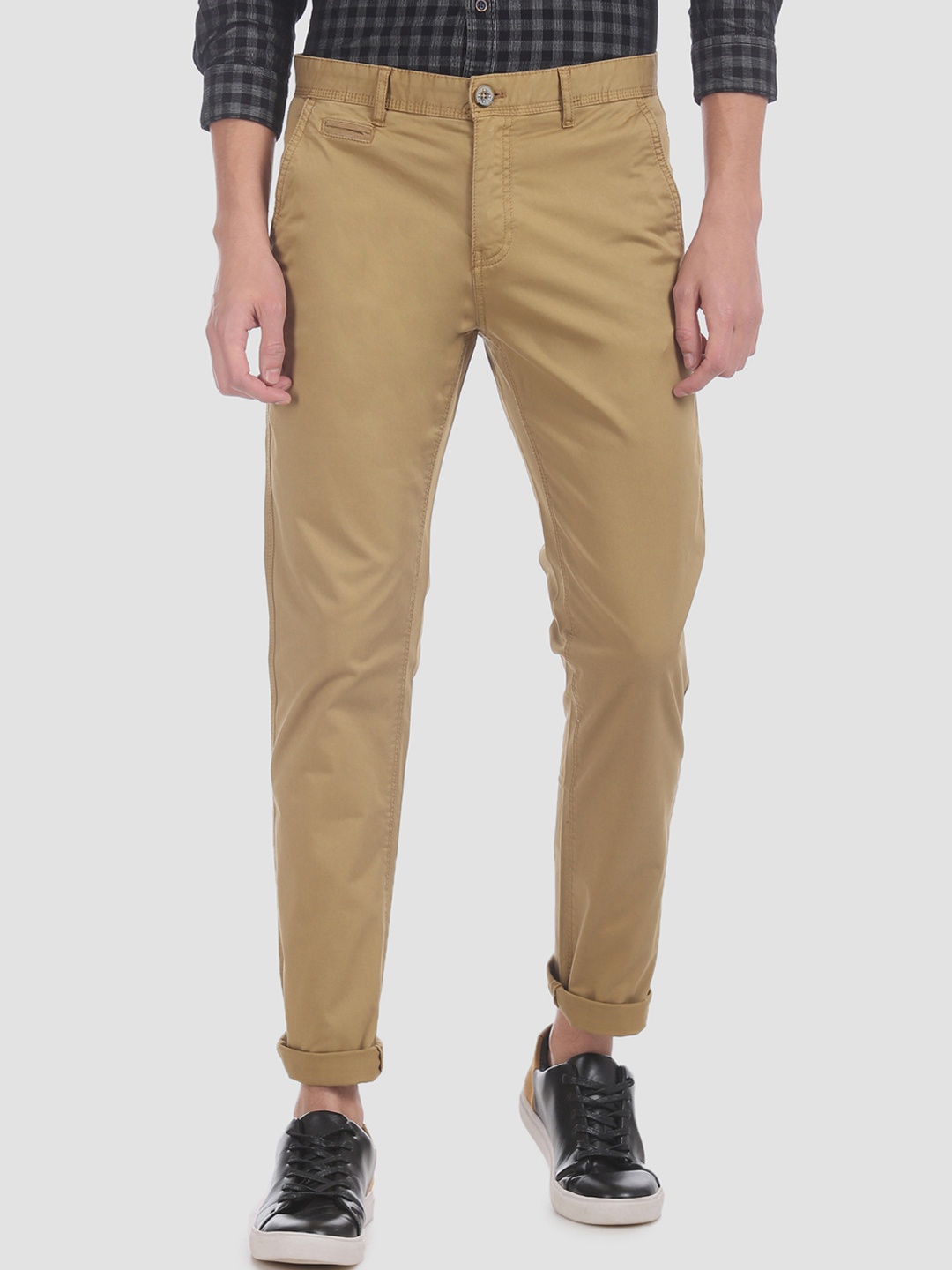 

RUF & TUF Men Brown Slim Fit Solid Regular Trousers