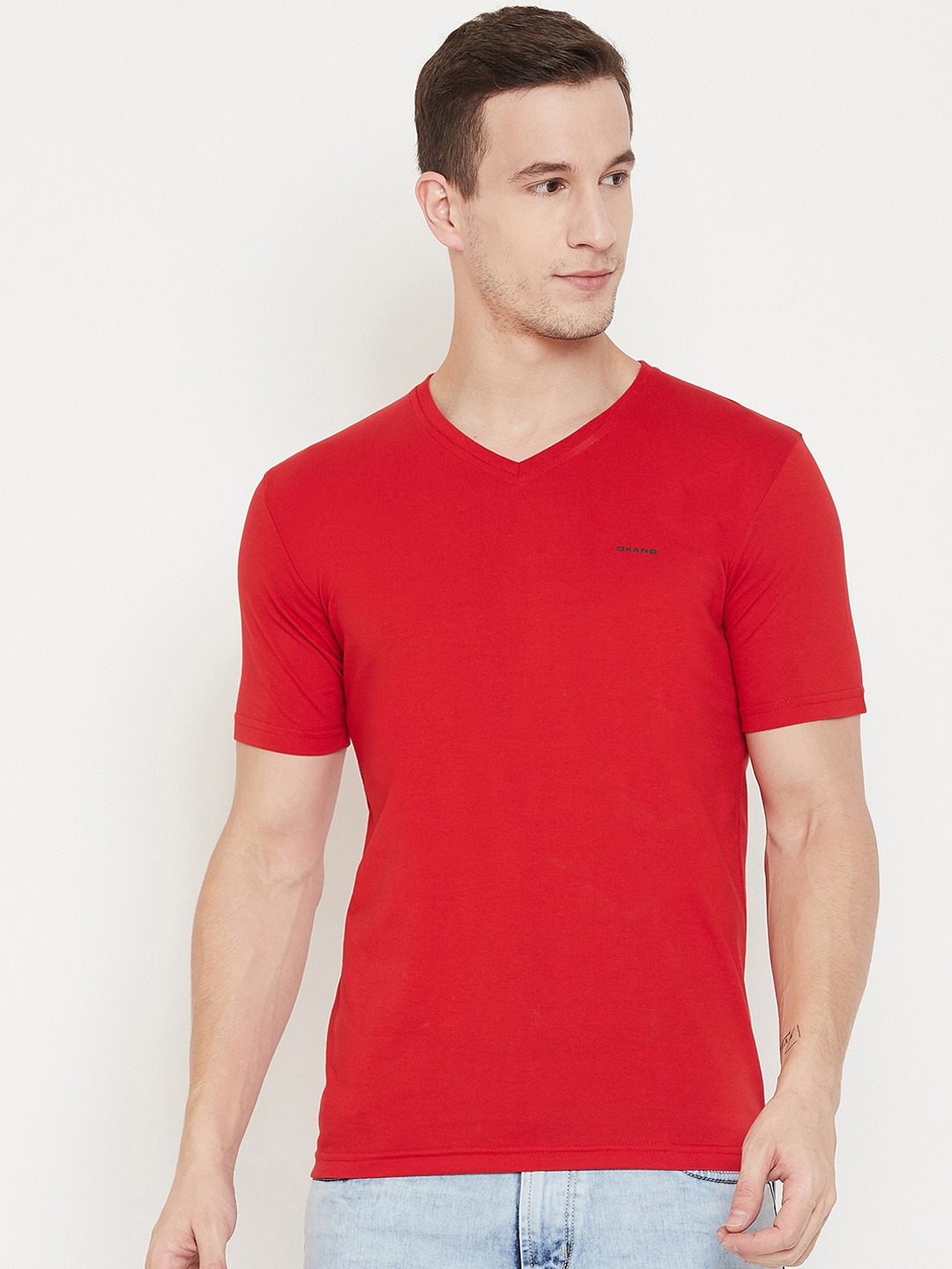 

Okane Men Red Solid V-Neck T-shirt