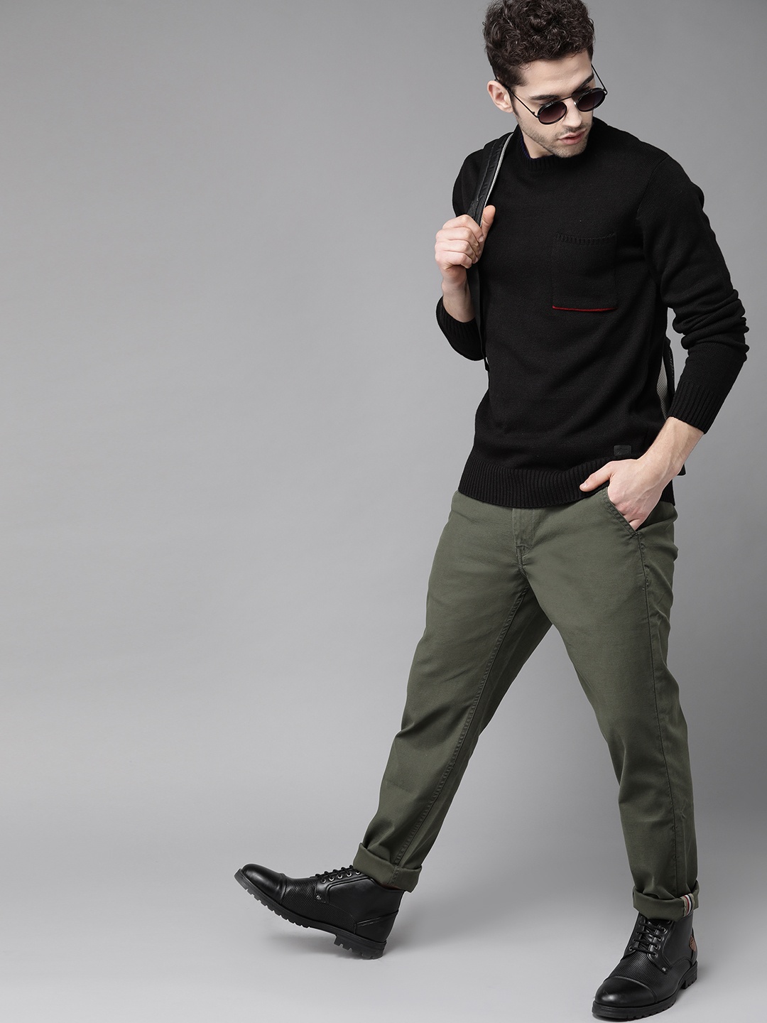 

Roadster Men Black Solid Pullover