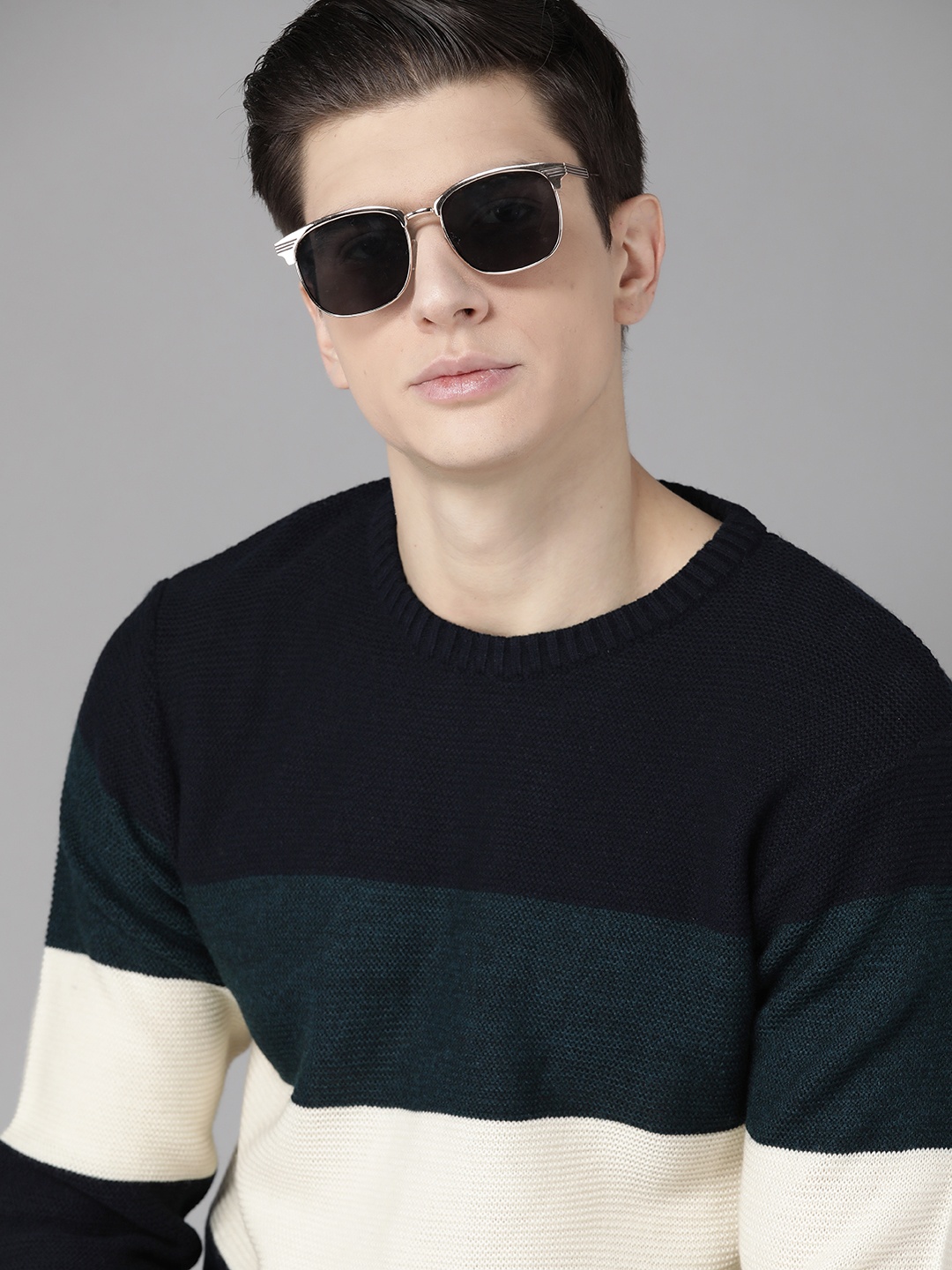 

Roadster Men Navy Blue and Off-White Colourblocked Pullover Sweater