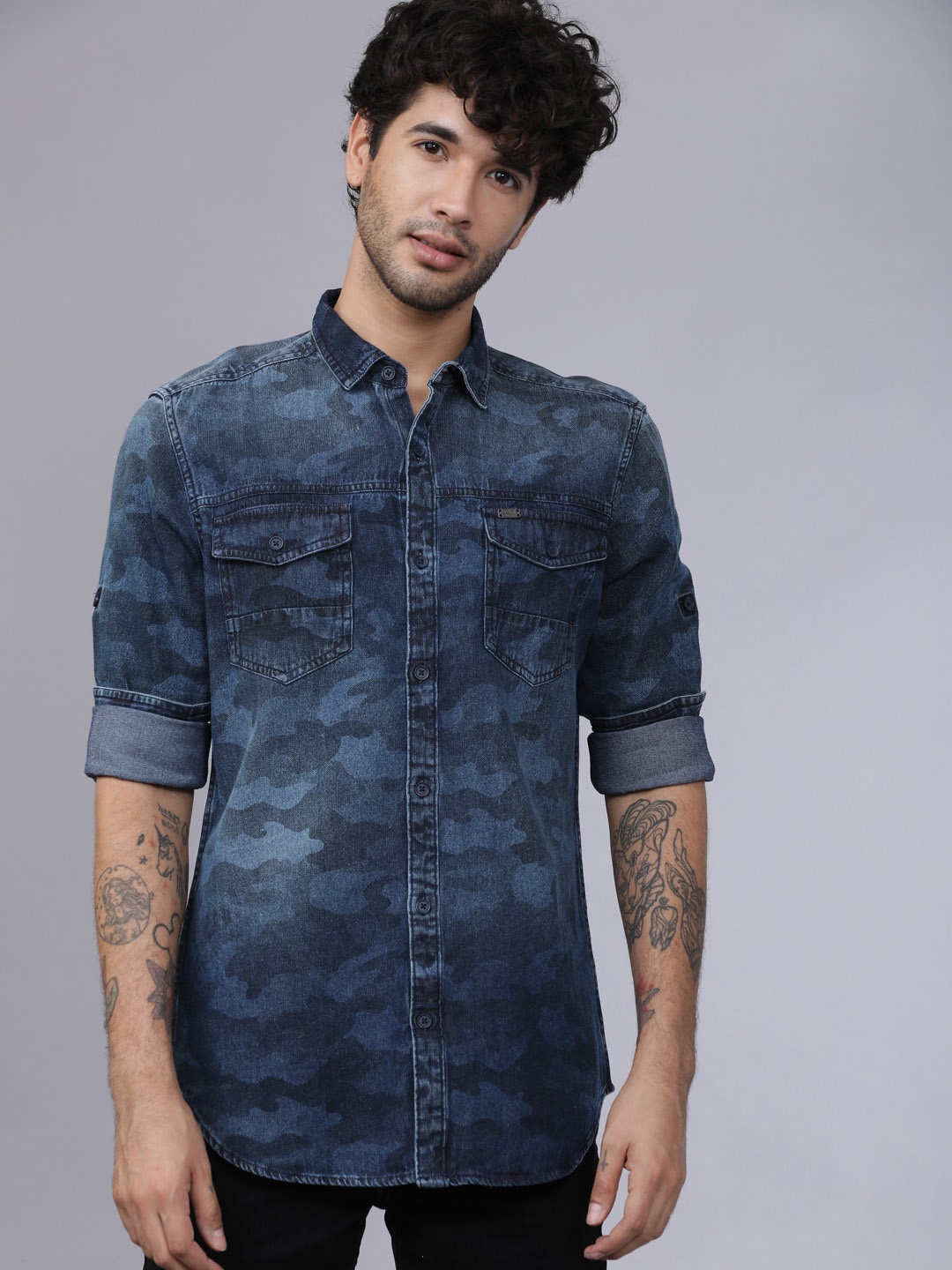 

LOCOMOTIVE Men Blue Slim Fit Camouflage Printed Denim Casual Shirt