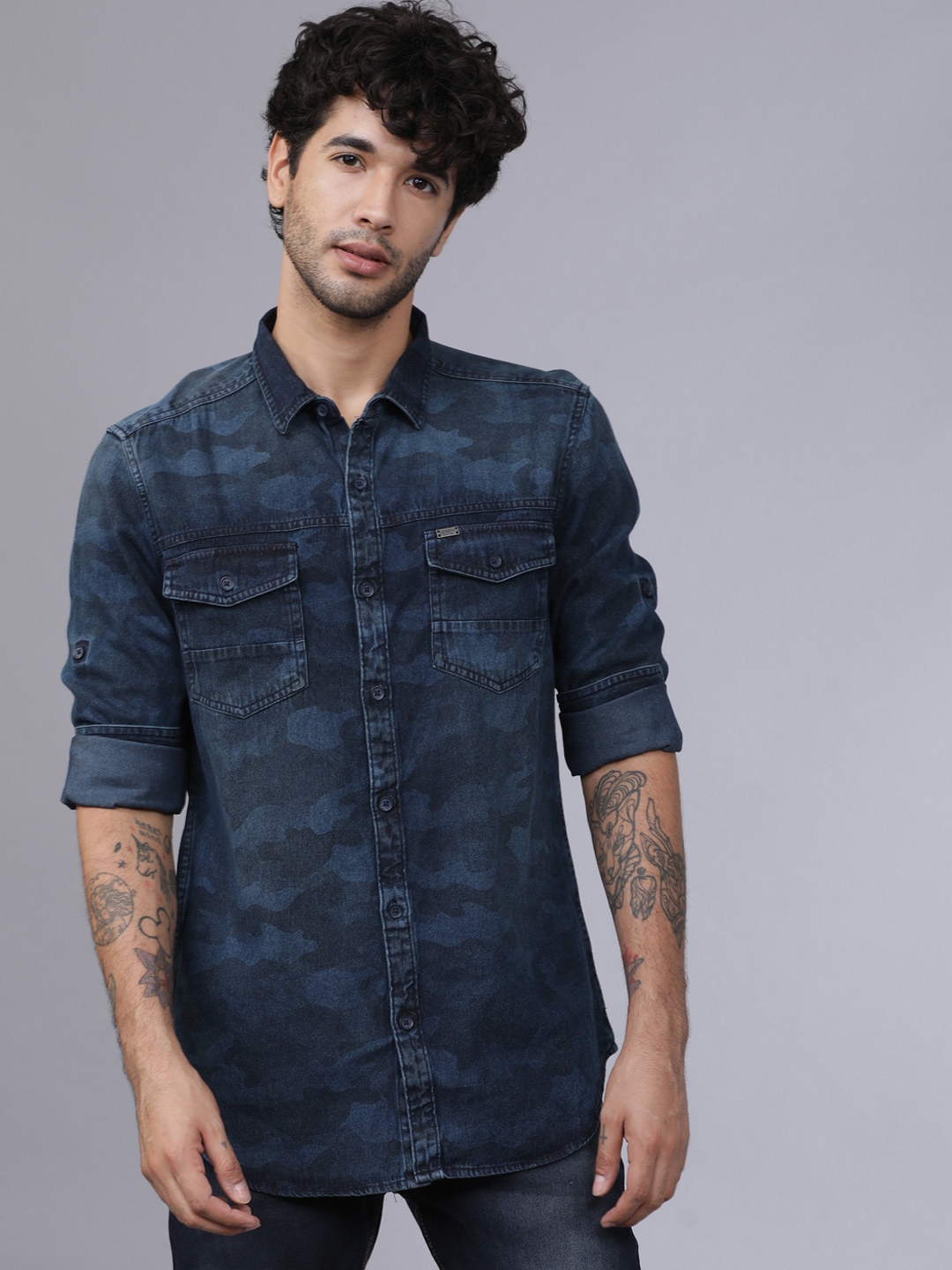 

LOCOMOTIVE Men Blue Slim Fit Camouflage Printed Denim Casual Shirt