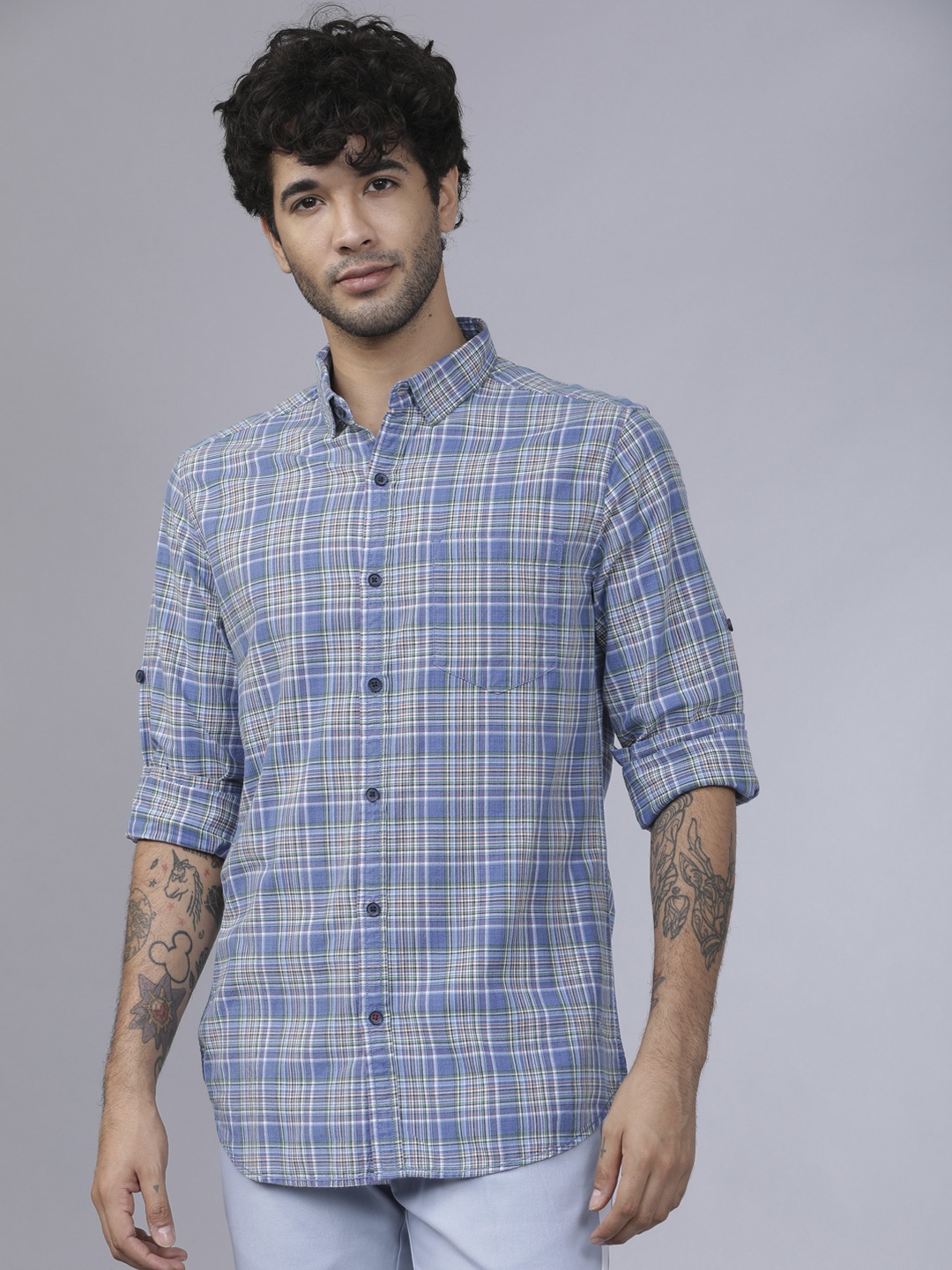 

LOCOMOTIVE Men Blue & White Slim Fit Checked Casual Shirt