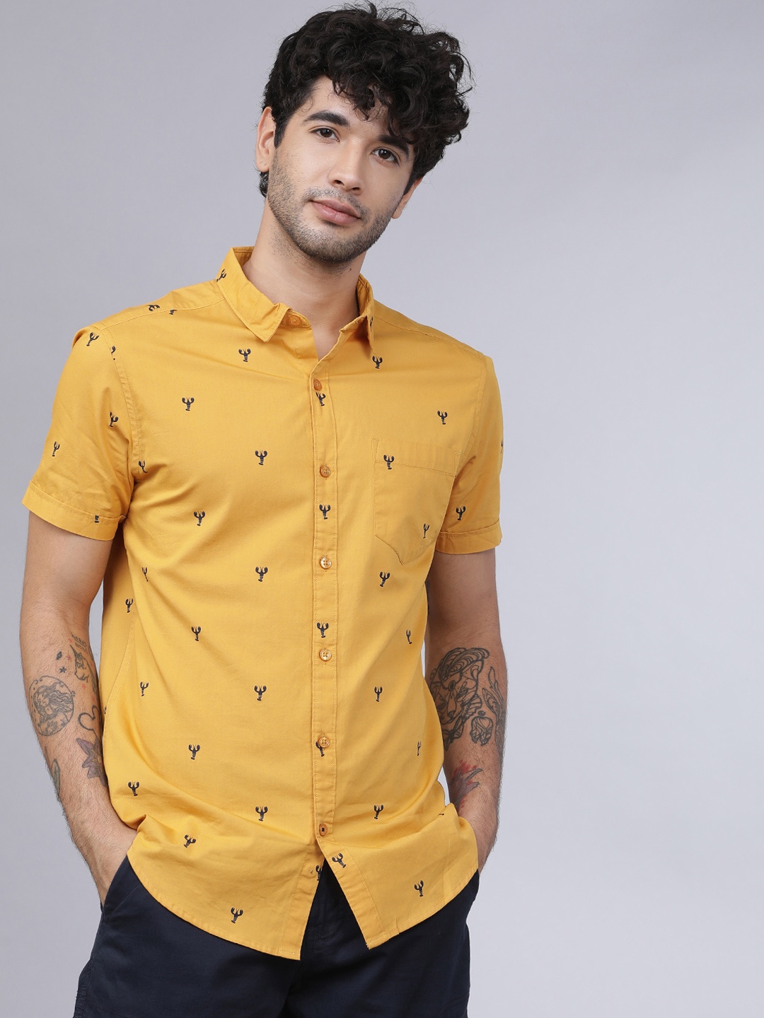 

HIGHLANDER Men Slim Fit Printed Casual Shirt, Mustard