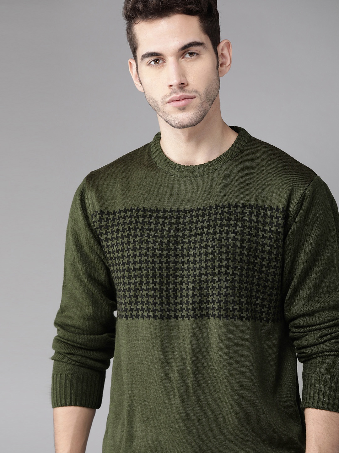 

Roadster Men Olive Green & Black Houndstooth Pattern Pullover Sweater