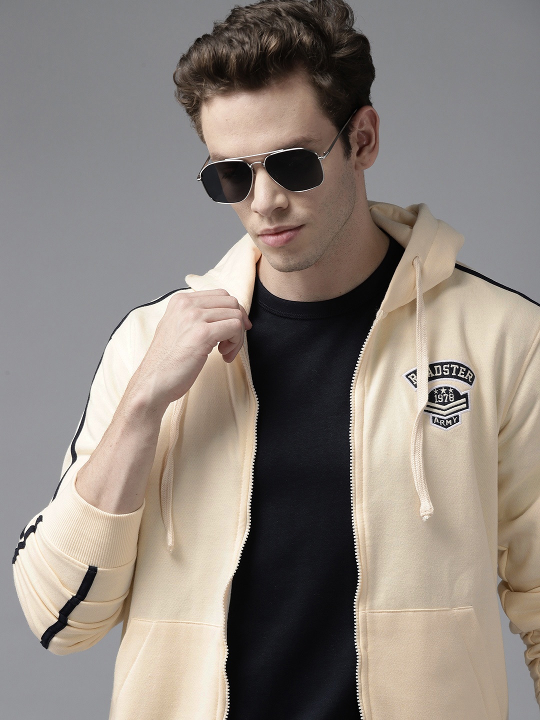 

Roadster Men Cream-Coloured Solid Hooded Sweatshirt
