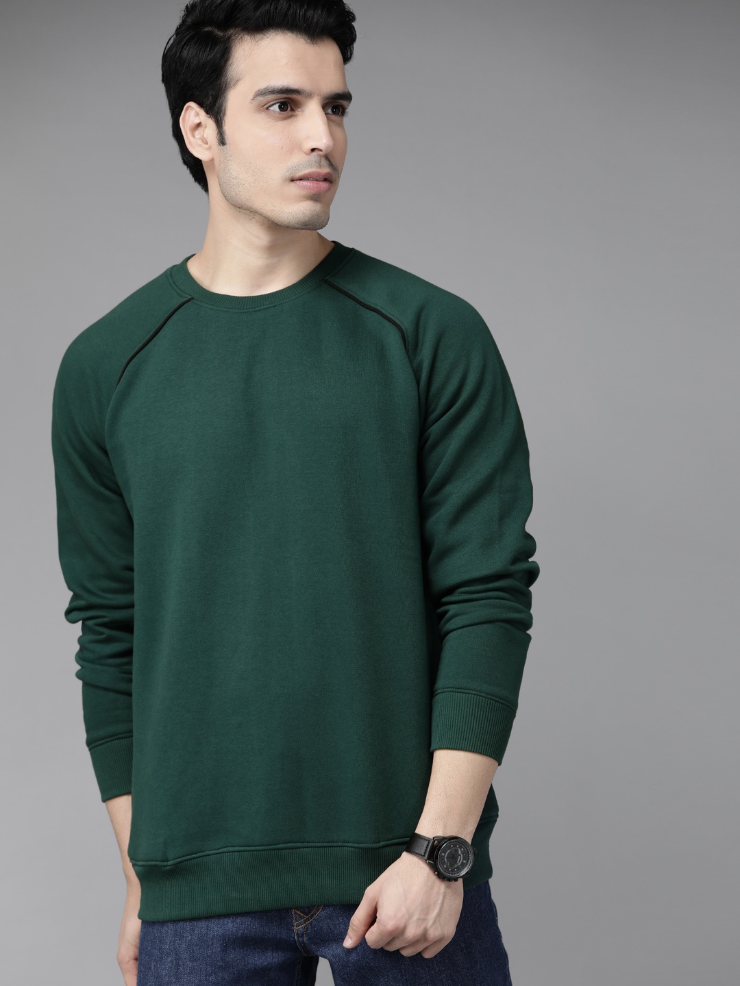 

Roadster Men Green Solid Sweatshirt