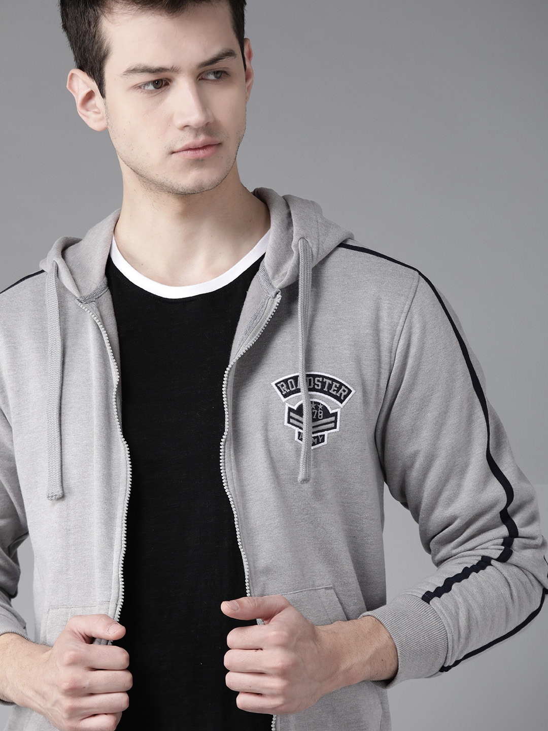 

Roadster Men Grey Melange Solid Hooded Sweatshirt with Applique & Side Stripe Detail